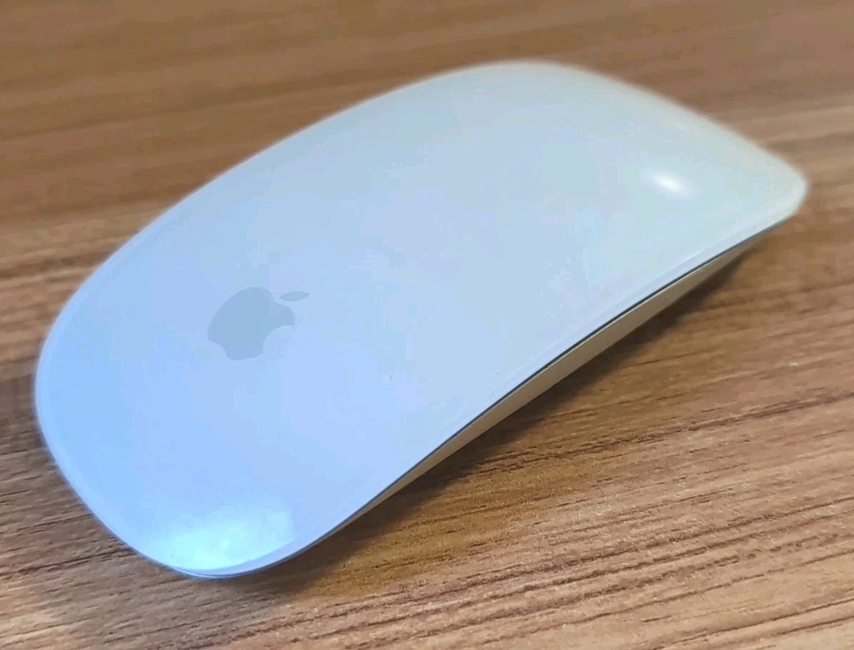Apple A1296 Wireless Bluetooth Magic Laser Mouse White EX Used Shape