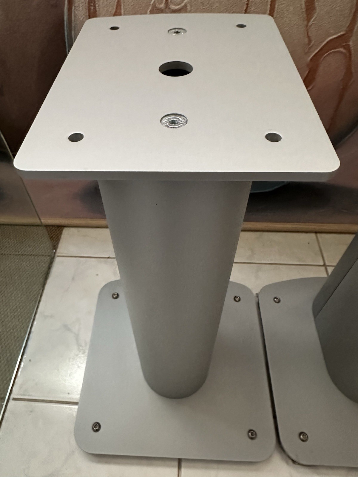 Meridian DSP3100 20" Speaker Stands Silver ( Pair )