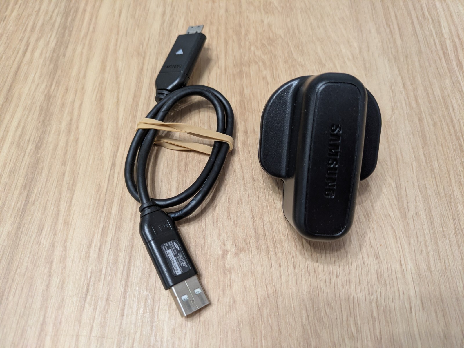 Samsung Digital Camera PL221 16.0MP Red Tested - Boxed with Charging Cable, Case