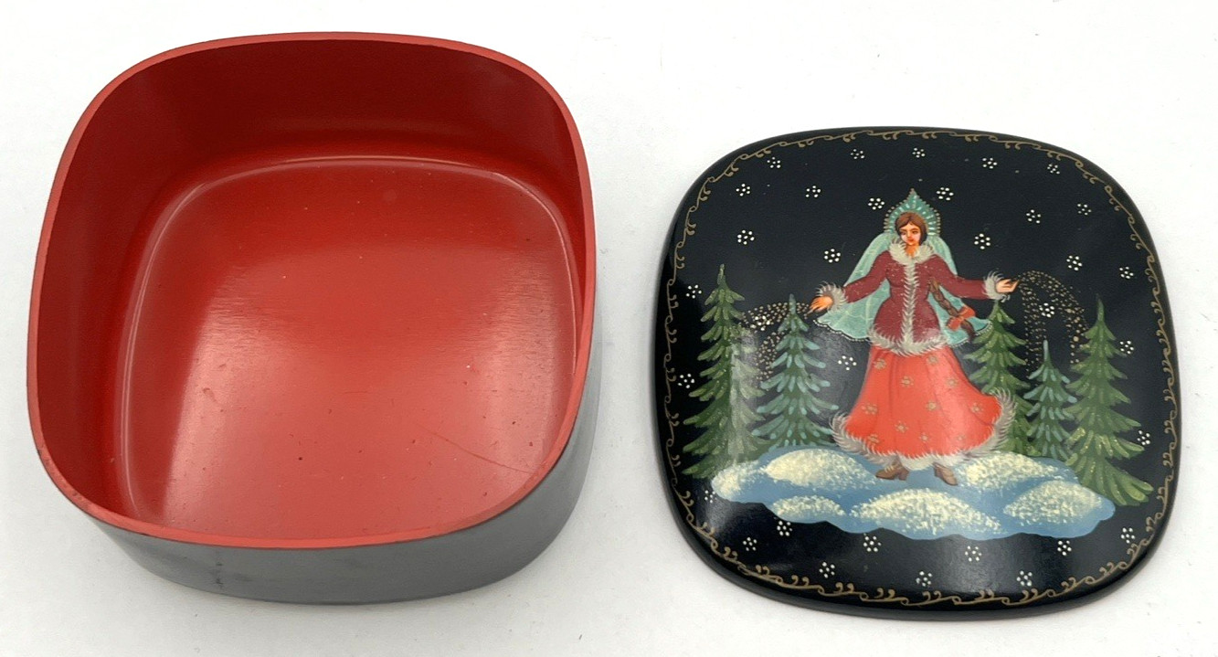 POLYCHROME PAINTED TRINKET BOX 4" X 4" X 2.5" BLACK WITH RED UNSIGNED