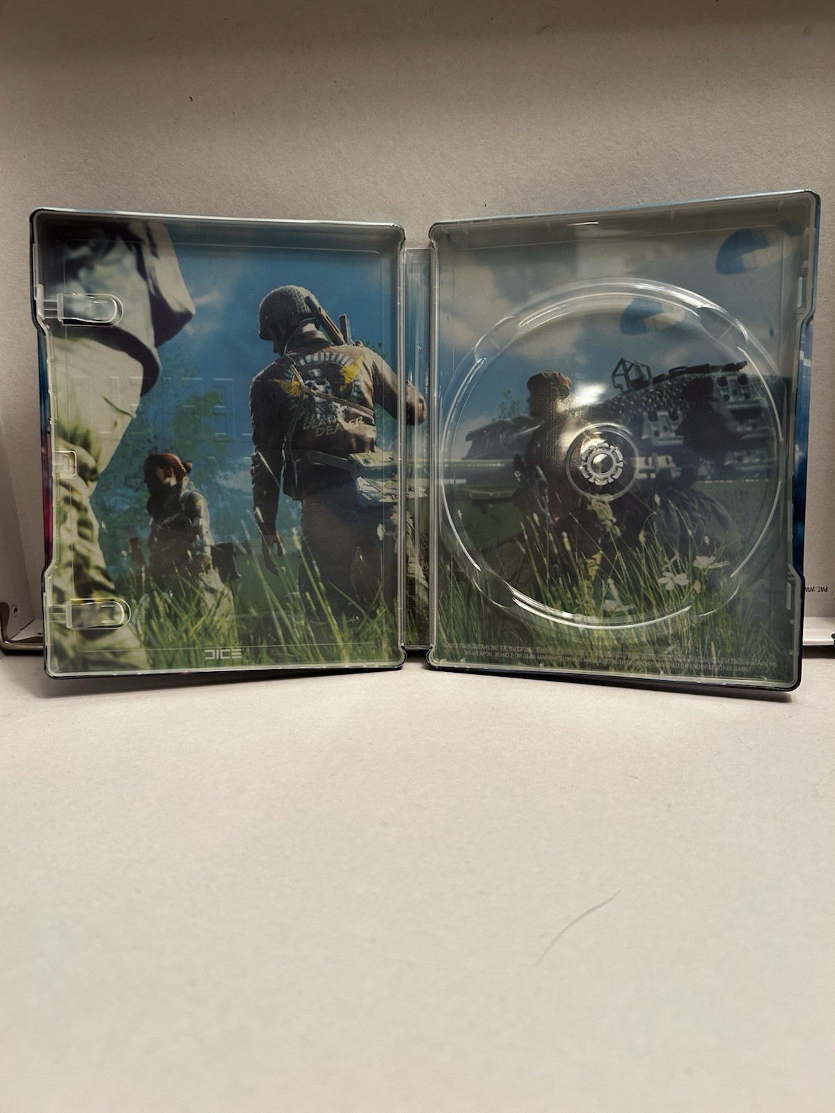 Battlefield V TIN CASE ONLY NO GAME fast shipping