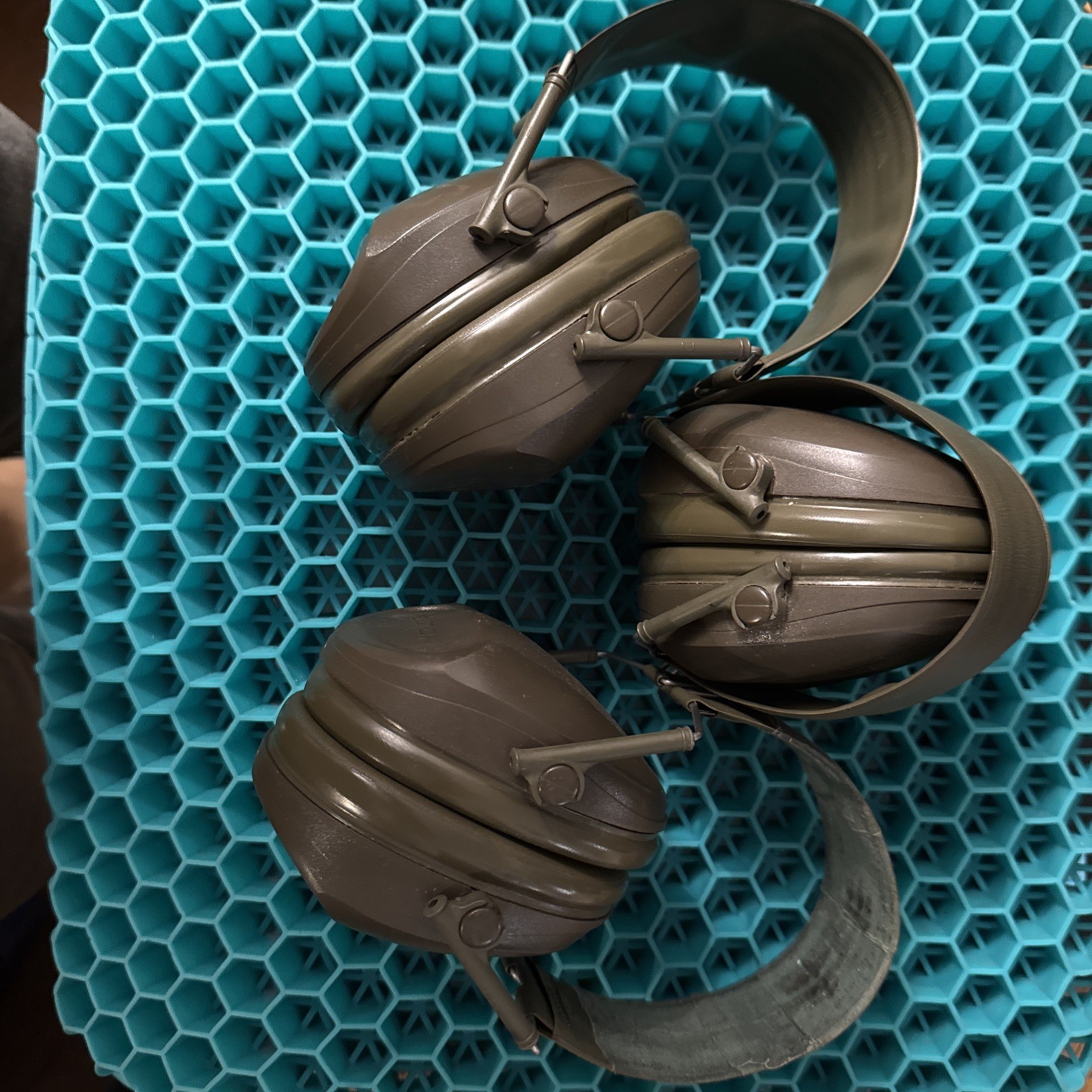 Peltor Foldable Ear Defenders H515FB Bulls Eye1 British Army Excellent Condition