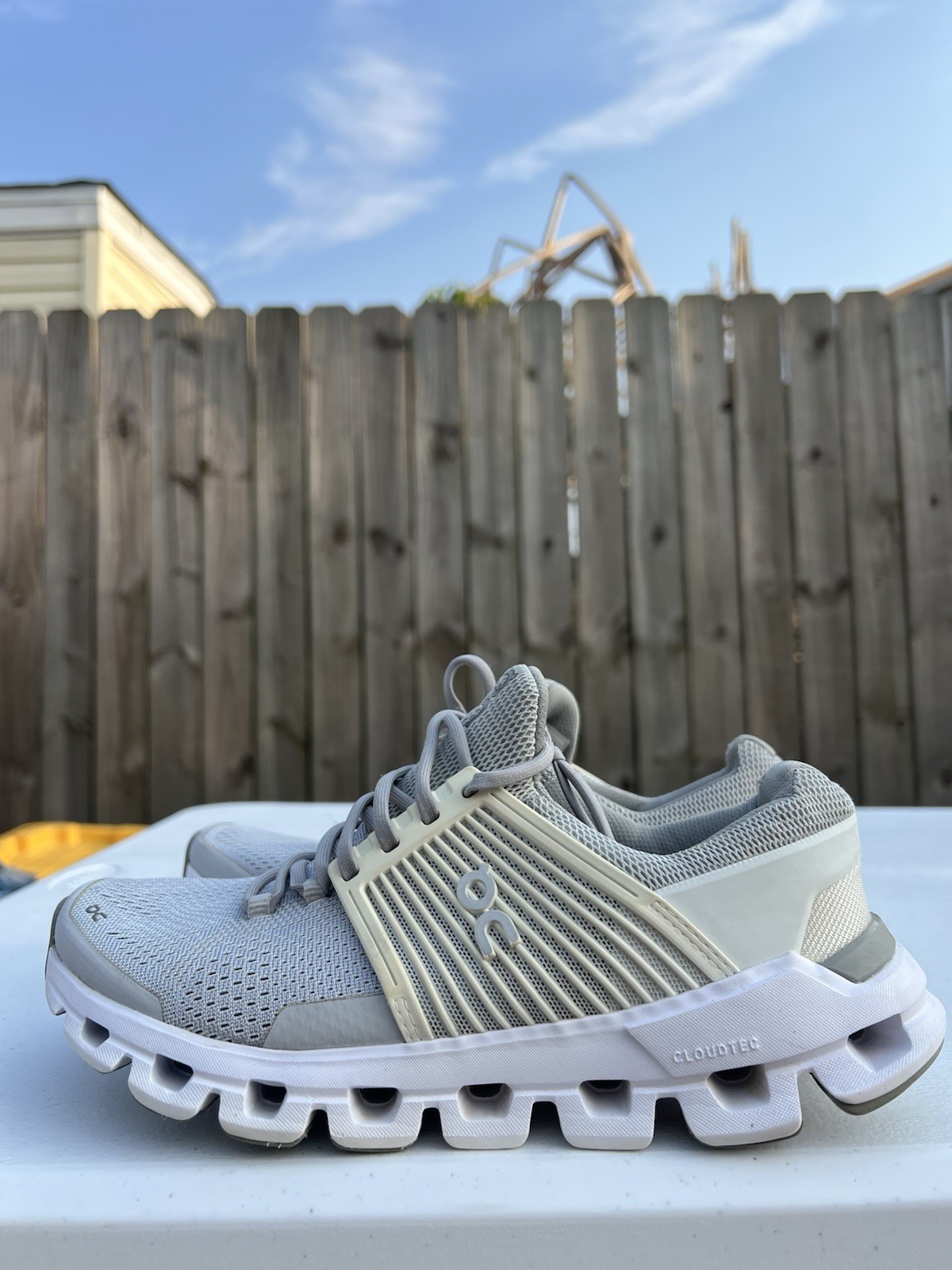 Women’s On Cloud Running Shoes Size 7