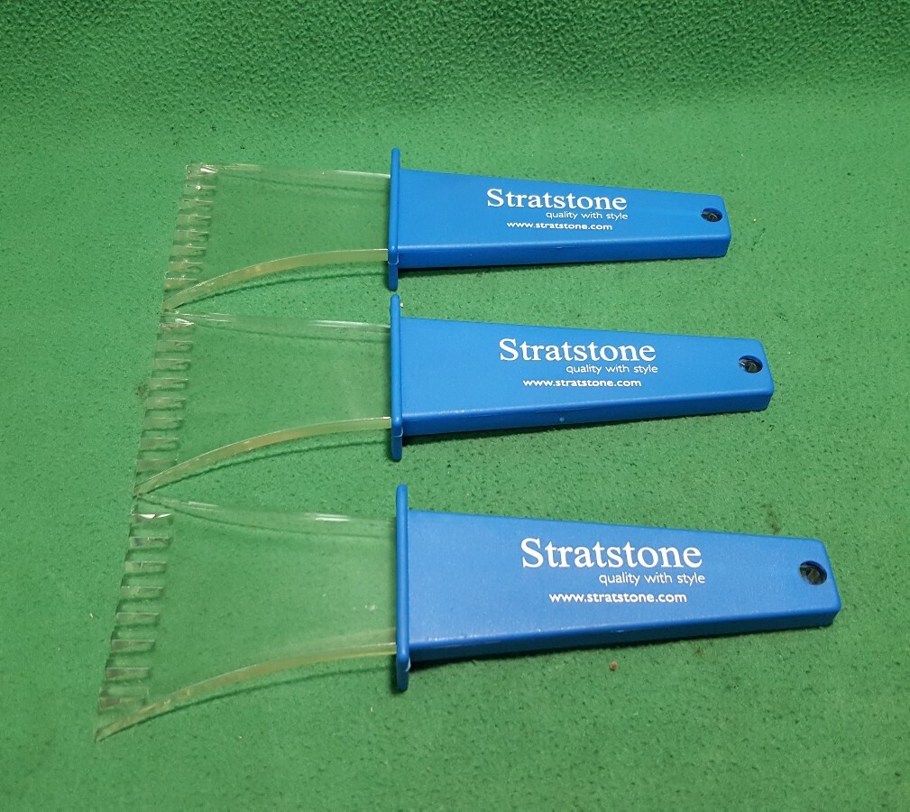 STRATSTONE SHOWROOM ICE SCRAPERS X3 NEW