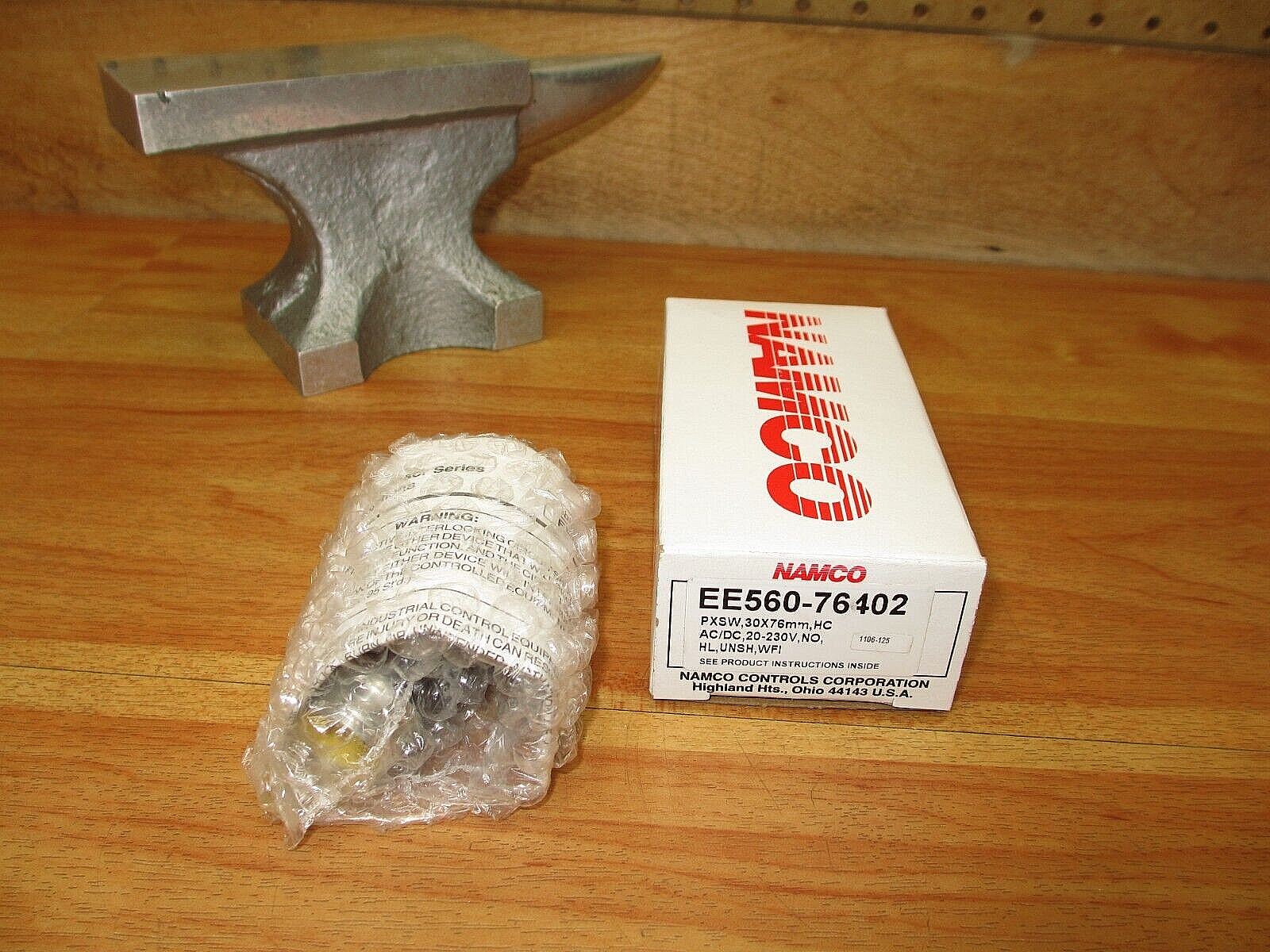NAMCO EE560-76402 *NEW* Proximity Switch Sensor