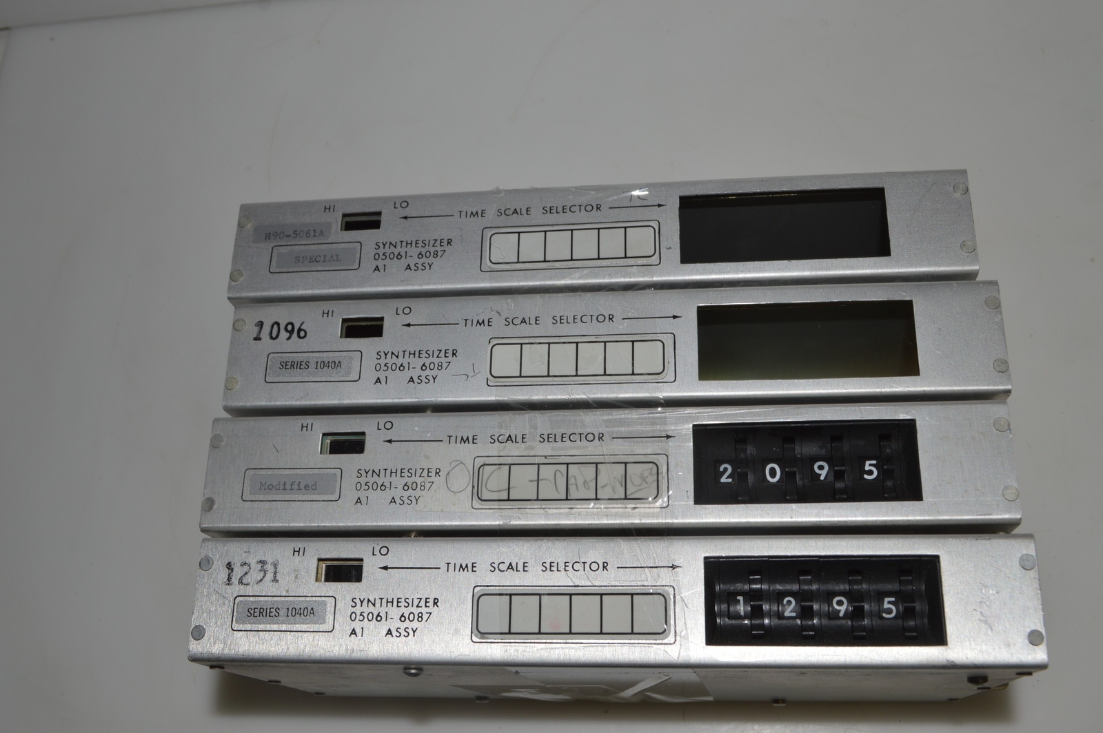 *TC*HP SYNTHESIZER 05061-6087 SERIES 1040A LOT OF 4-FOR 5061B   (UGK47)