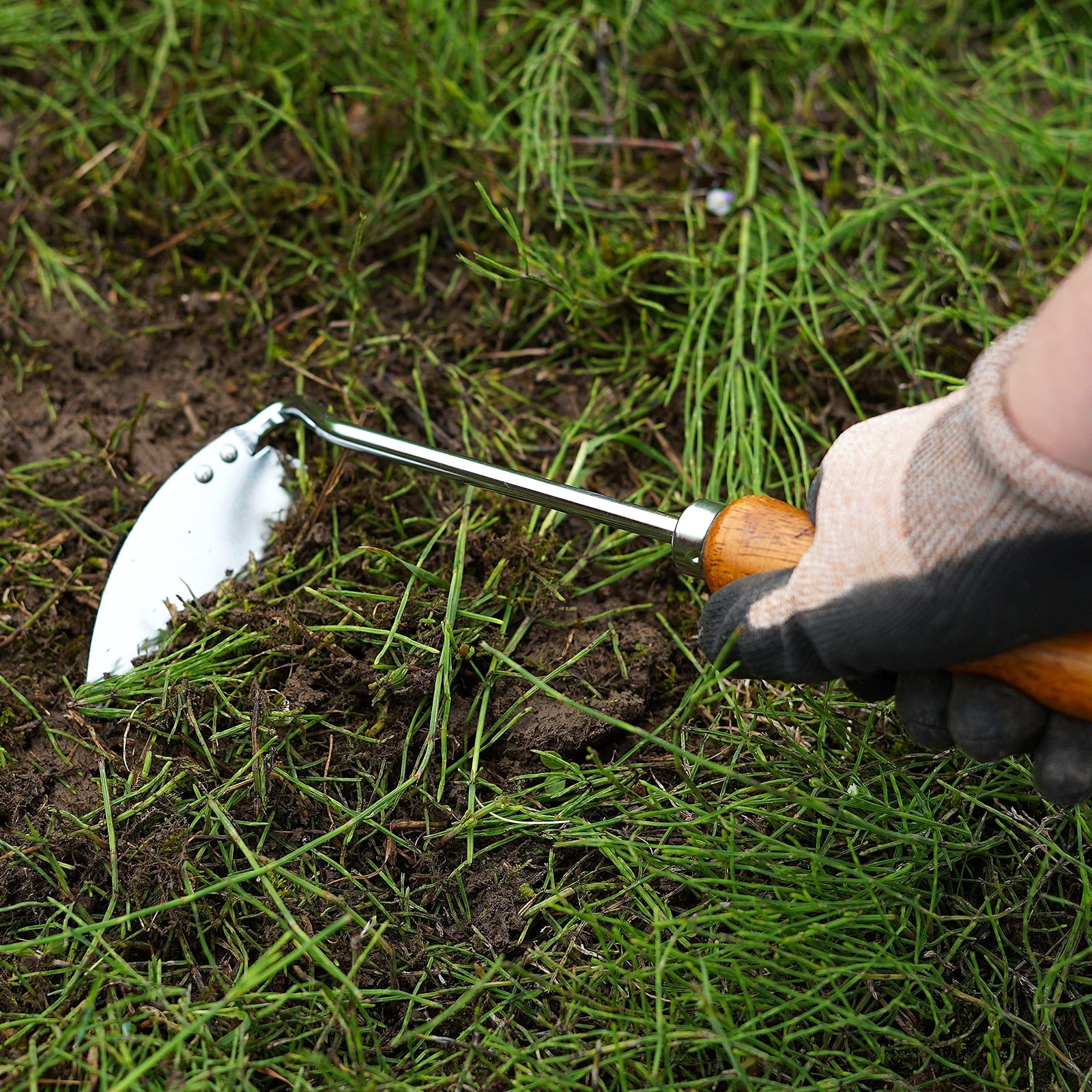 Japanese Weeding Tool Nejiri Gama Hoe Sharp Brown