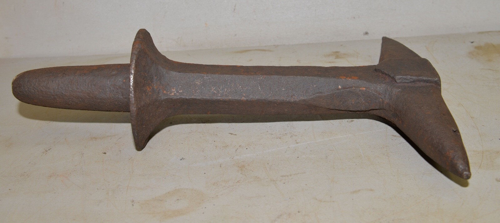 German hand forged 47 lb shield anvil blacksmith primitive stake Bickern tool