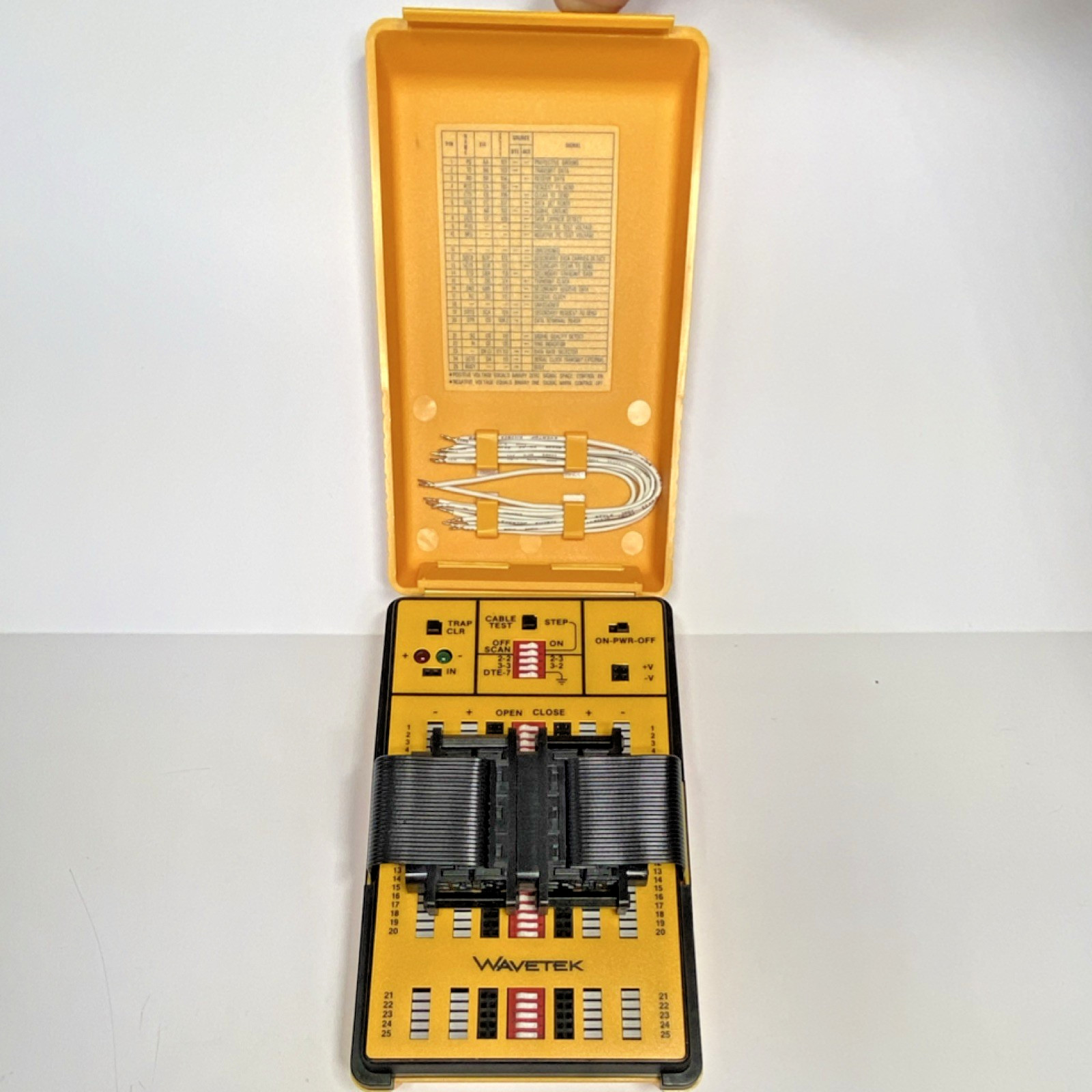 Wavetek 785 Breakout Box RS232 Cable Tester 100 LED Four State Self Powered