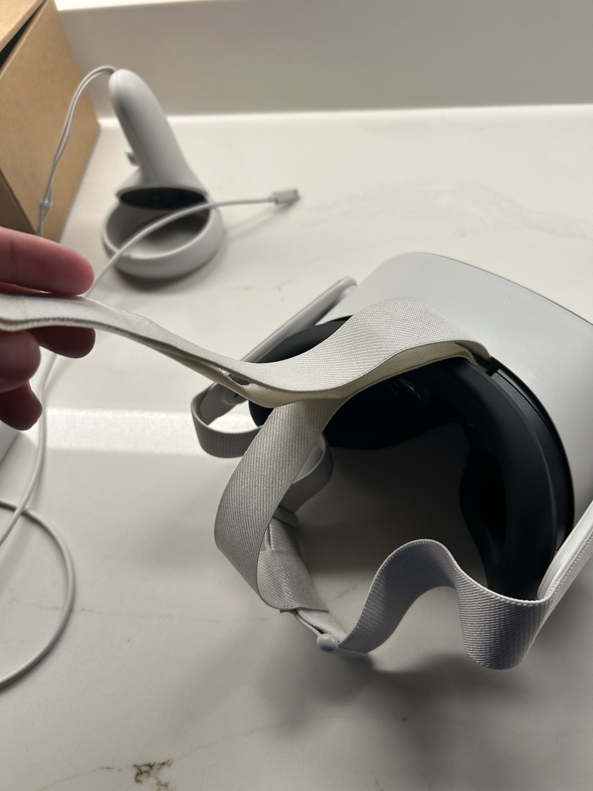 Meta Quest 2 Virtual Reality Headset and Controllers Fully Functional