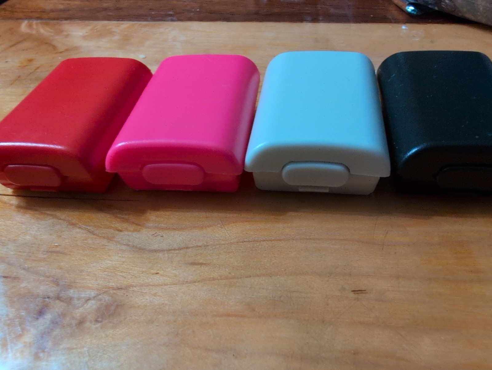 2 Xbox 360 Wireless Controller AA Battery Pack Back Case Holder - Four Colors