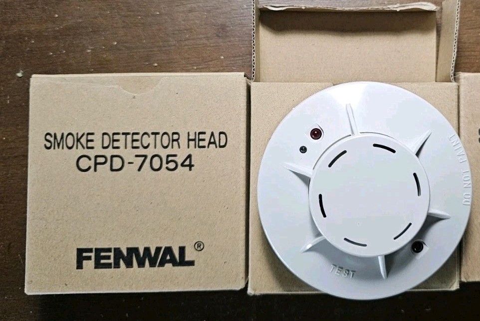 CPD-7054 IONIZIATION SMOKE DETECTOR (2) FLS SYSTEMS FIRE PROTECTION BRAND NEW