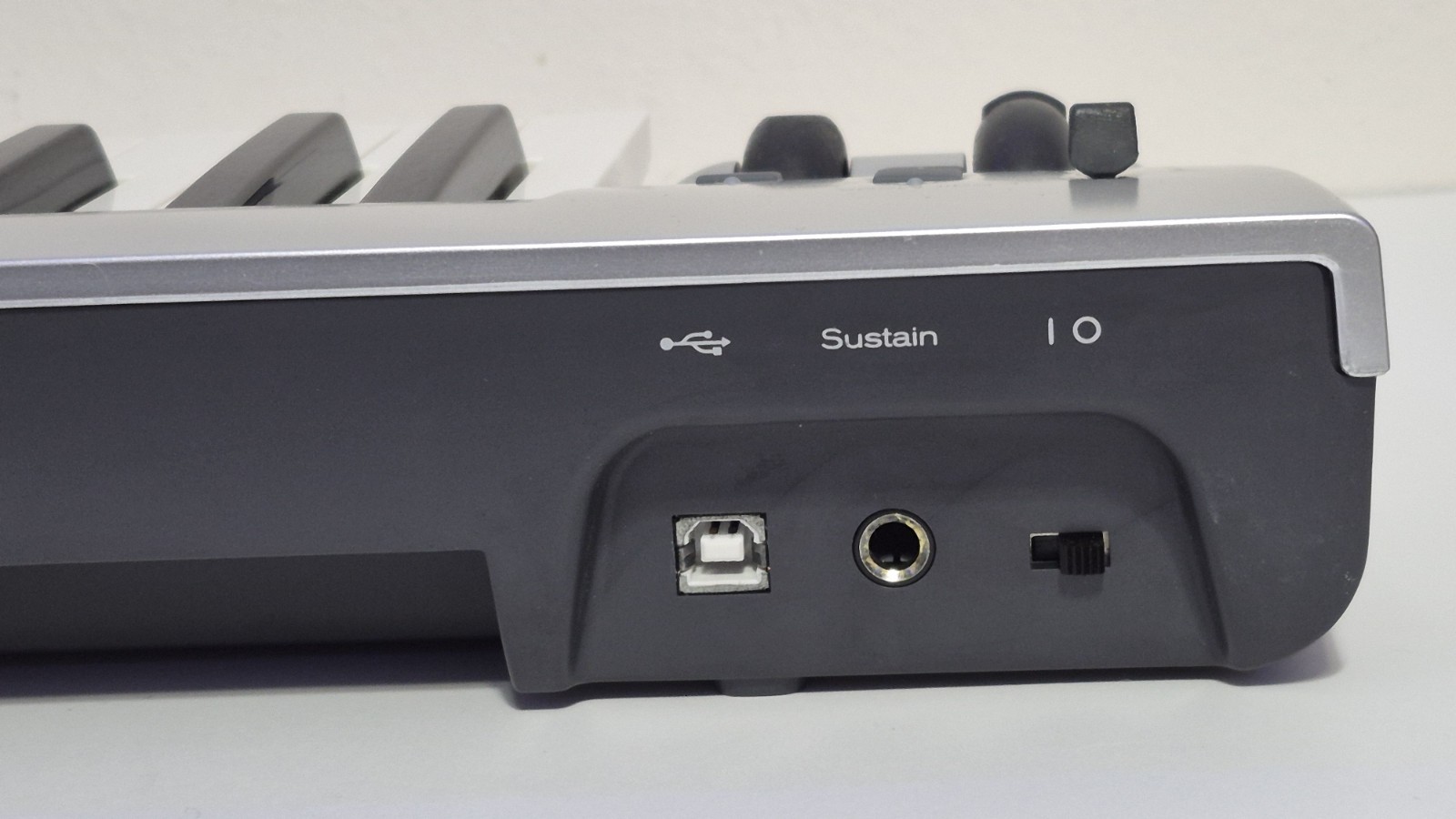 M‑Audio KeyStudio 49 USB MIDI Keyboard Controller + Box + USB Cable – Works