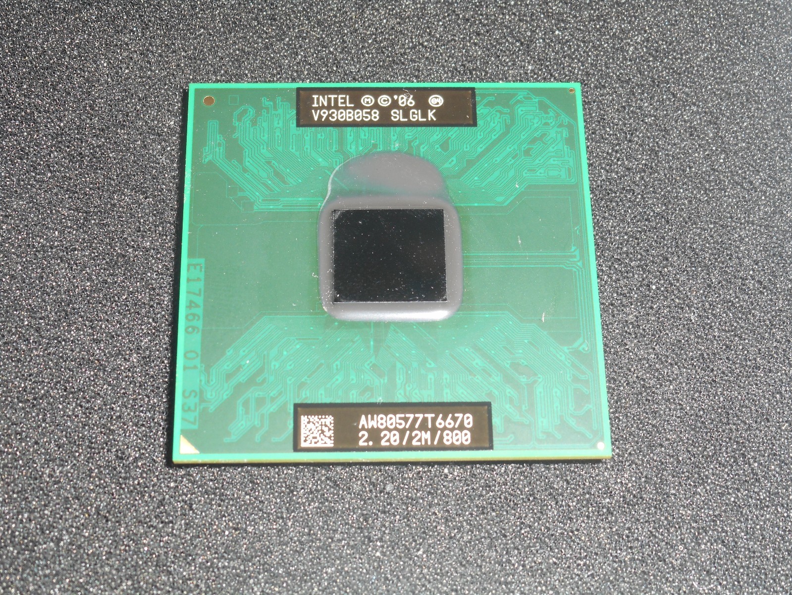 Intel Core 2 Duo Processor T6670 2M Cache 2.20 GHz 800 MHz FSB CHB02 SLGLK