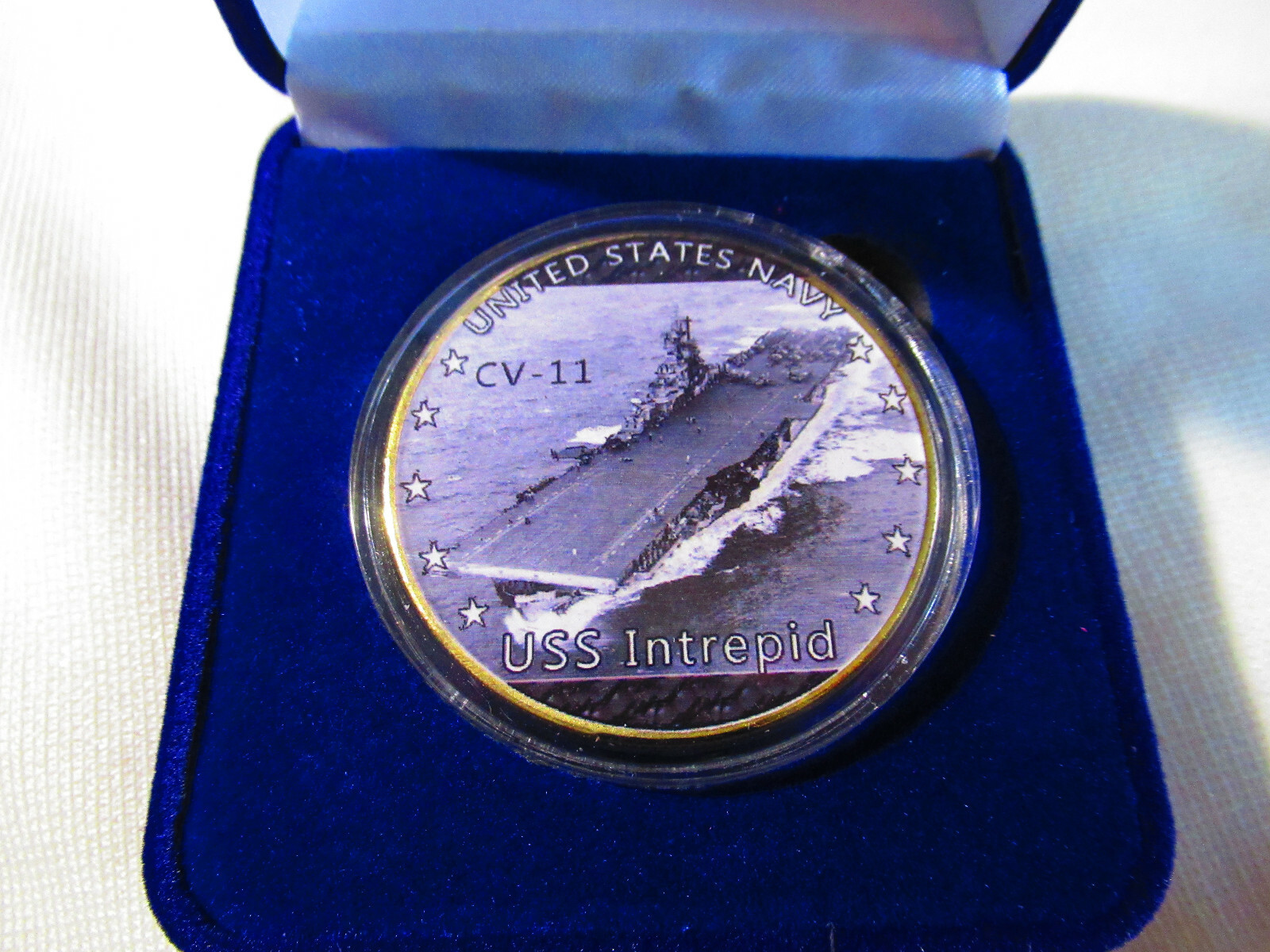 US NAVY - USS INTREPID CV-11 Challenge Coin w/ Presentation Box
