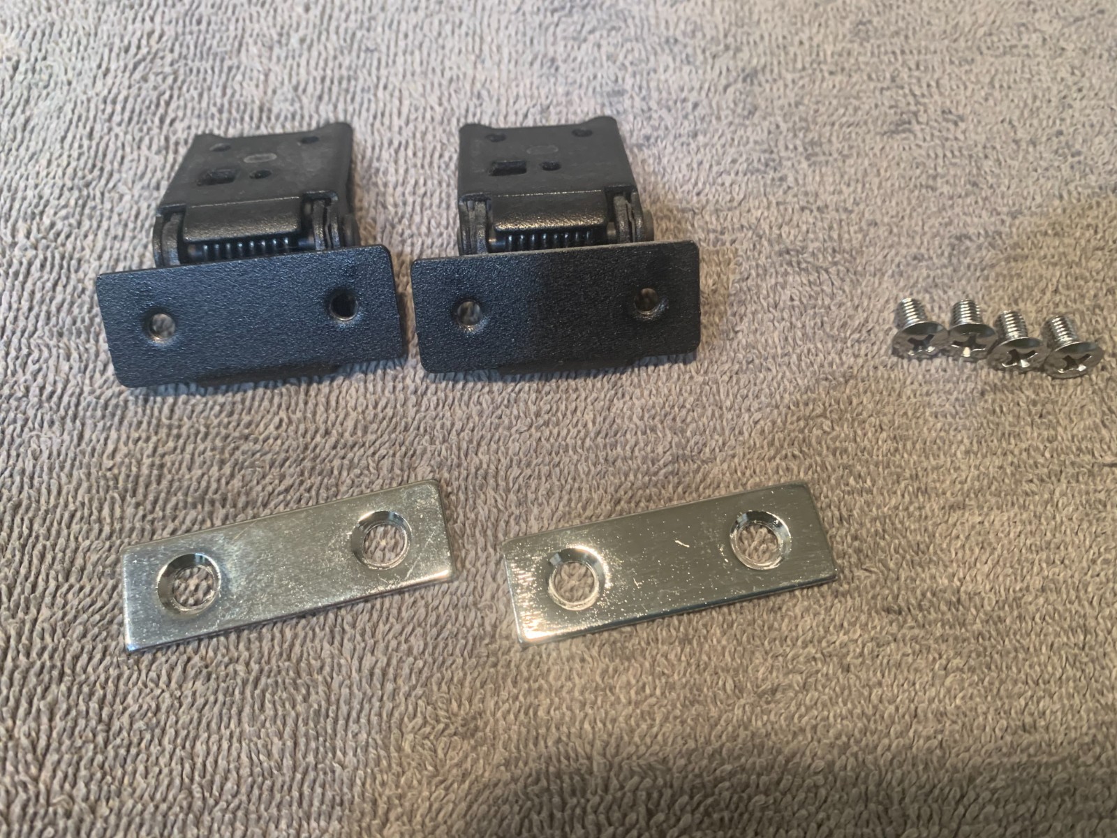 Denon DP-33F Stereo Turntable - Dustcover Hinges