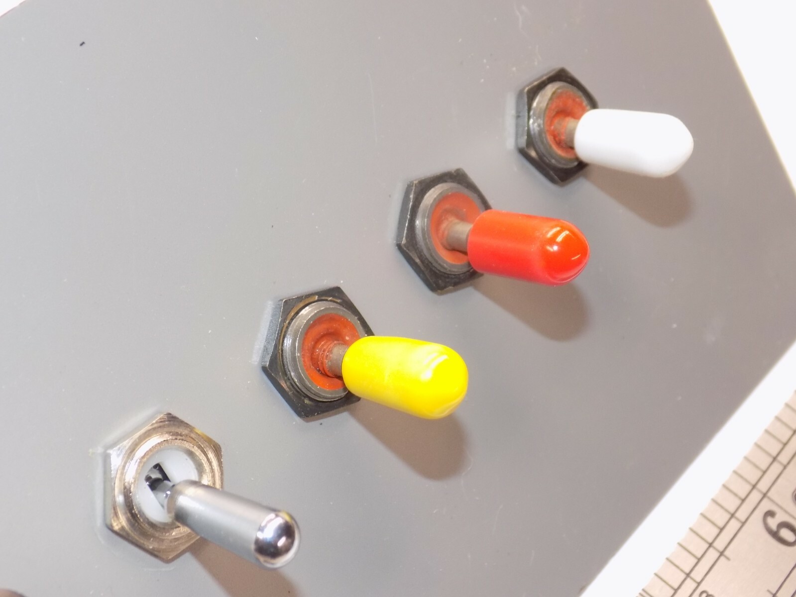 TOGGLE SWITCH BAT HANDLE CAPS, YELLOW VINYL SLIP-ON, STANDARD FULL SIZE, 30pcs