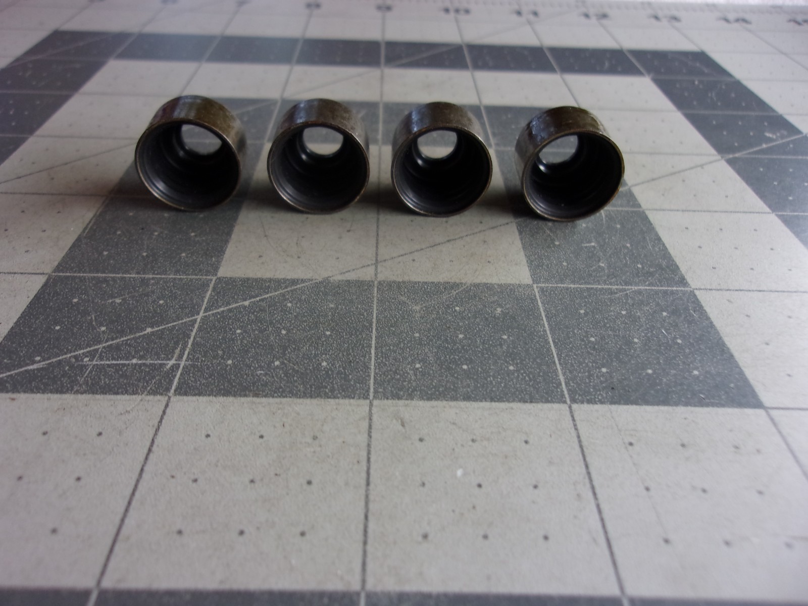 PEP UY0417 (4) Valve Stem Seals