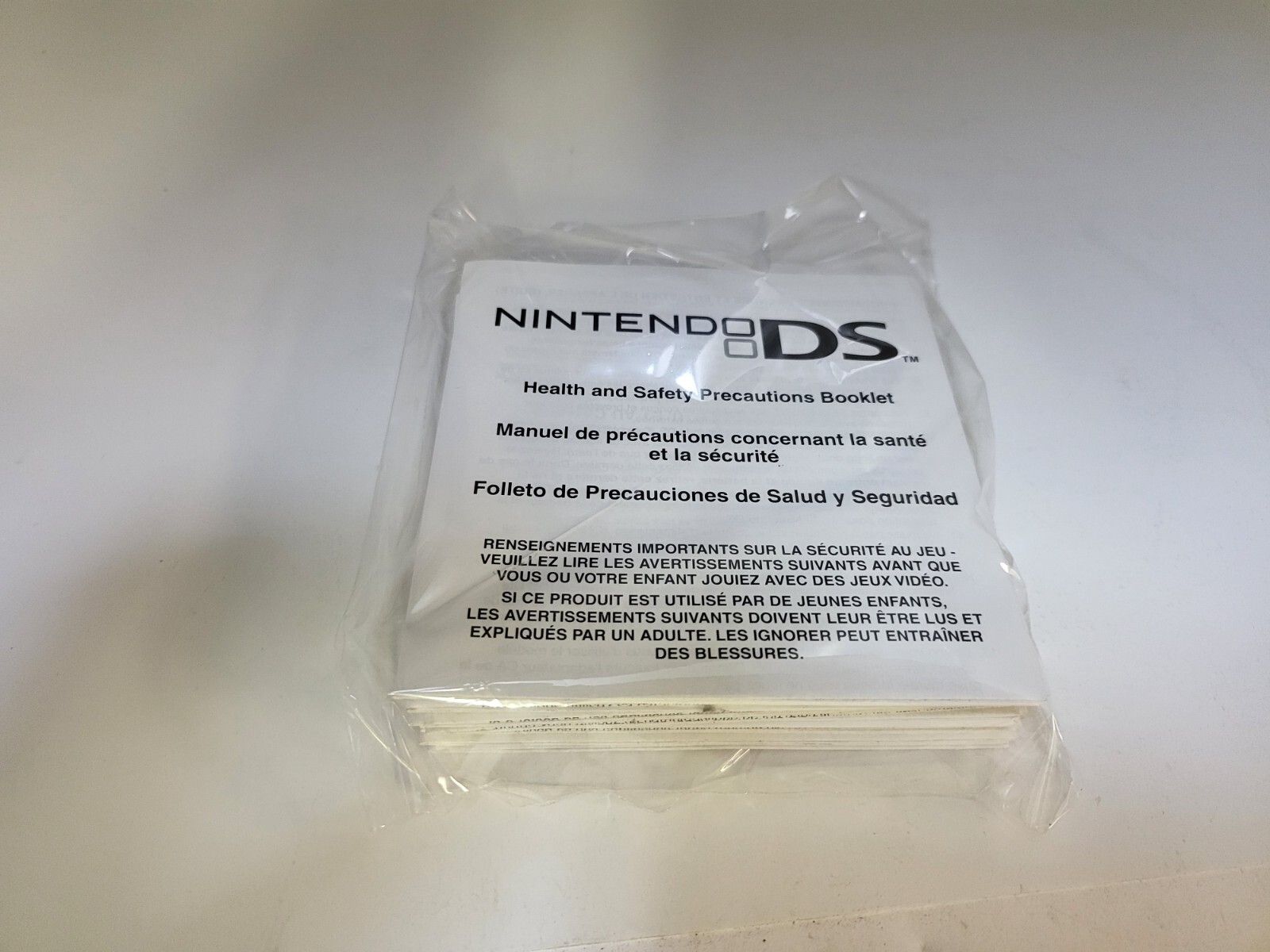 LOT of  10 NEW Nintendo DS Health And Safety Precautions Booklets 55878D #F11