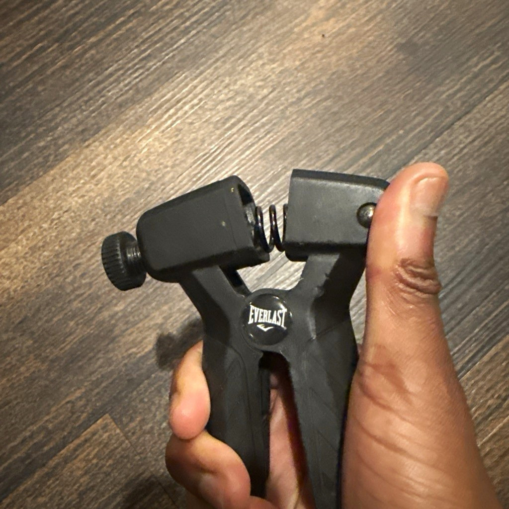 Everlast Adjustable Hand Gripper Strengthener, Black - Gym & Training