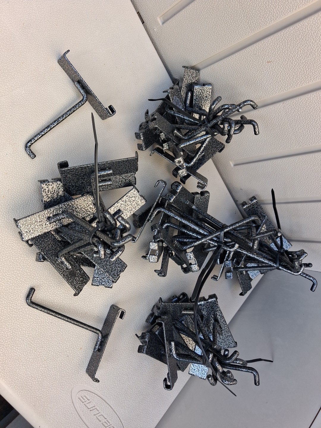 50 Pcs 4 Inch Gridwall Hooks Heavy Duty Powder Coated Silver & Black Hammered