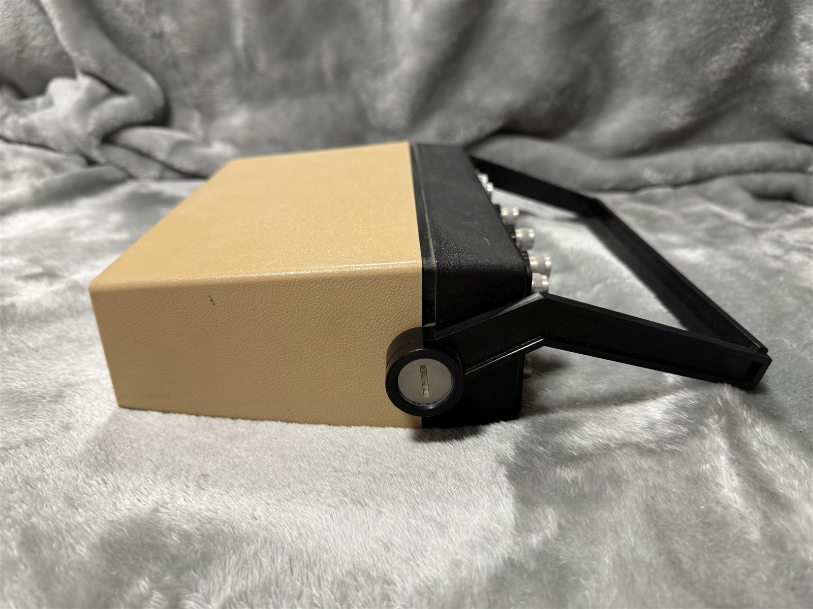 B&K PRECISION 3300 PULSE GENERATOR "AS IS UNTESTED"