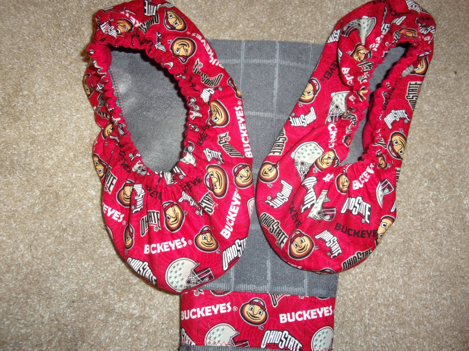 BOWLING SHOE COVERS W/TOWEL OHIO STATE COLLEGE Buckeyes