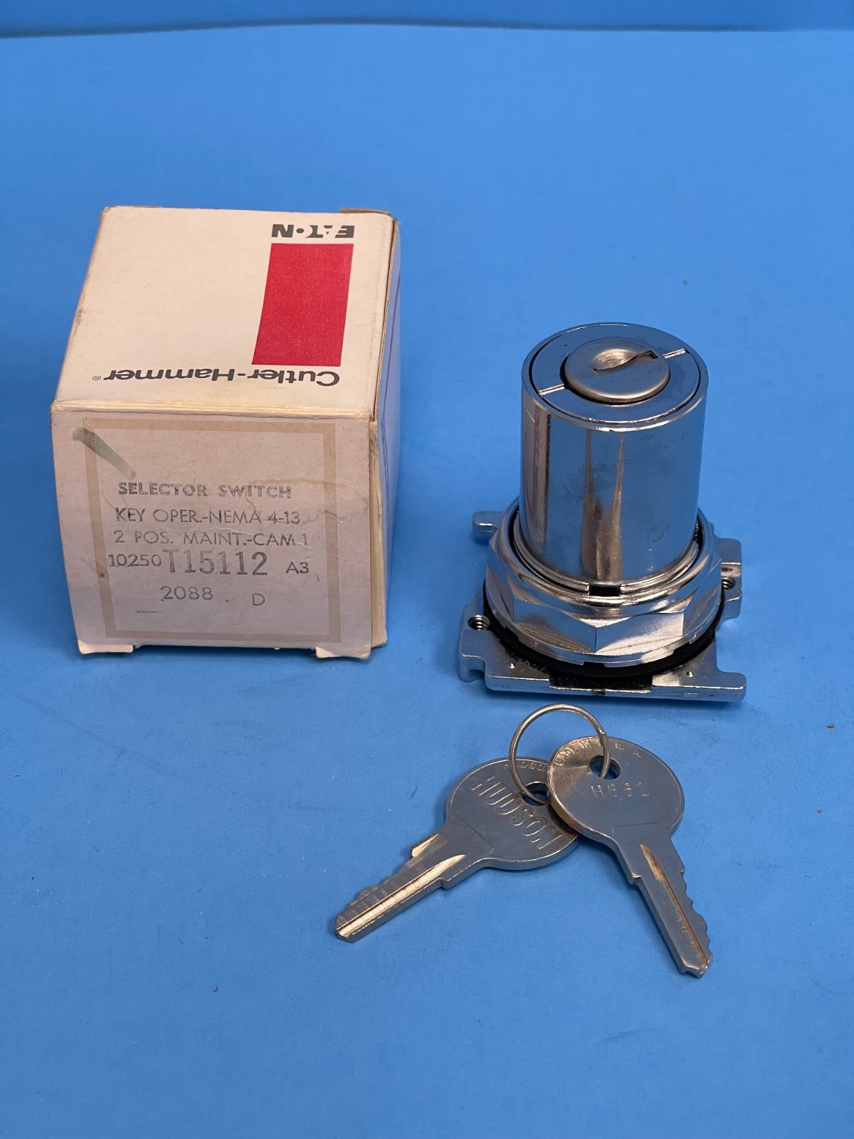 Cutler Hammer 10250T15112 30mm 2-Position Maintained Keylock Selector Switch