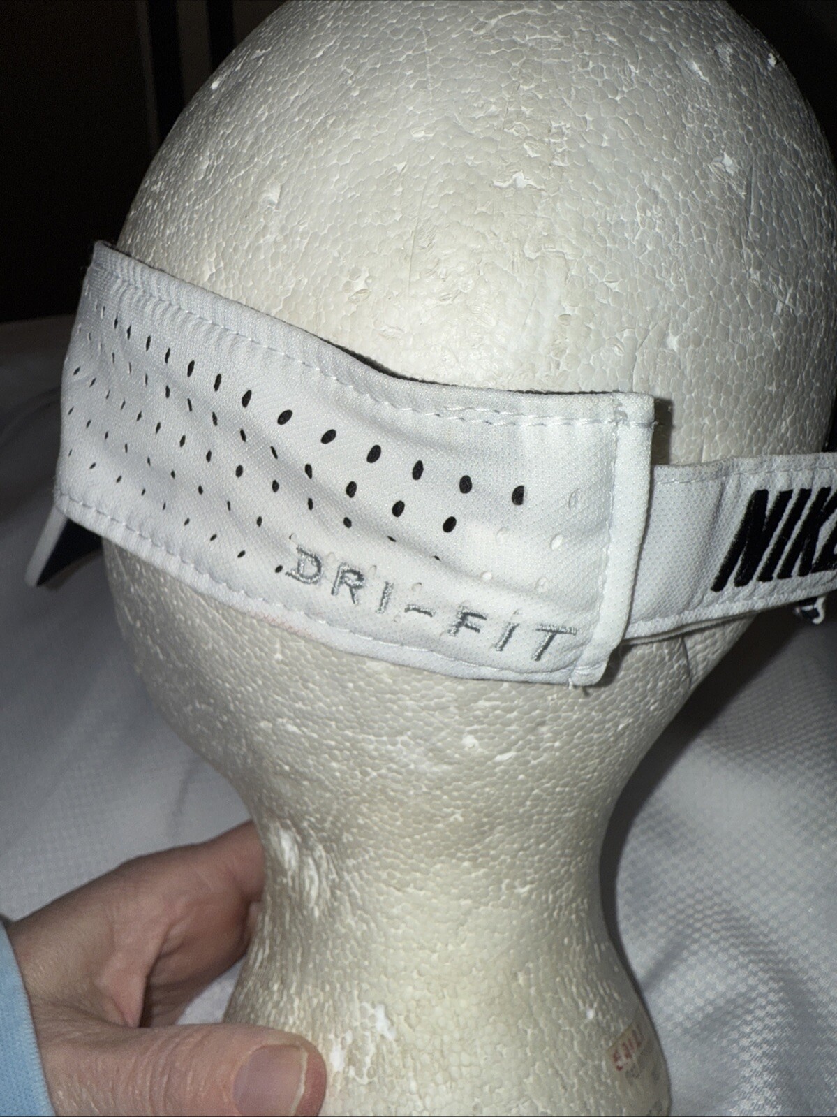 Nike White Visor w Black Swoosh and vented strap Hook Loop EUC