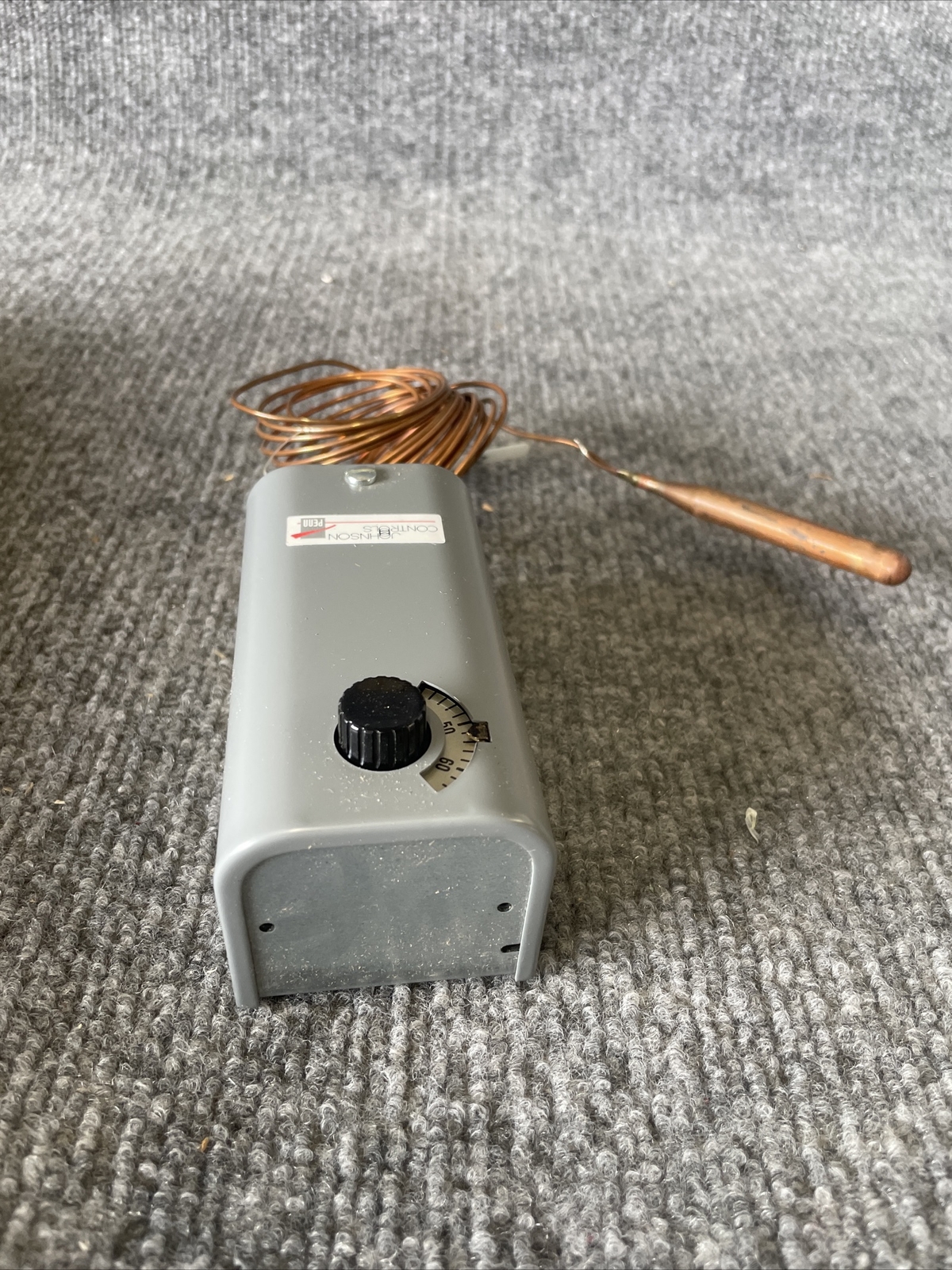 Johnson Controls A19AAF-24C Remote Bulb Temperature Control Thermostat New