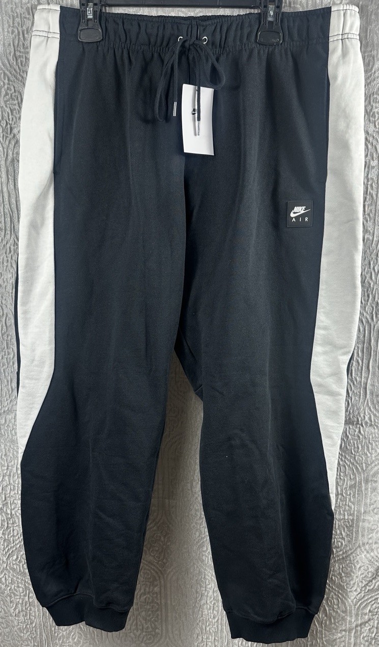 Nike Air Sportswear Men's Size XXL Black/White Fleece Jogger Pants 80 NWT