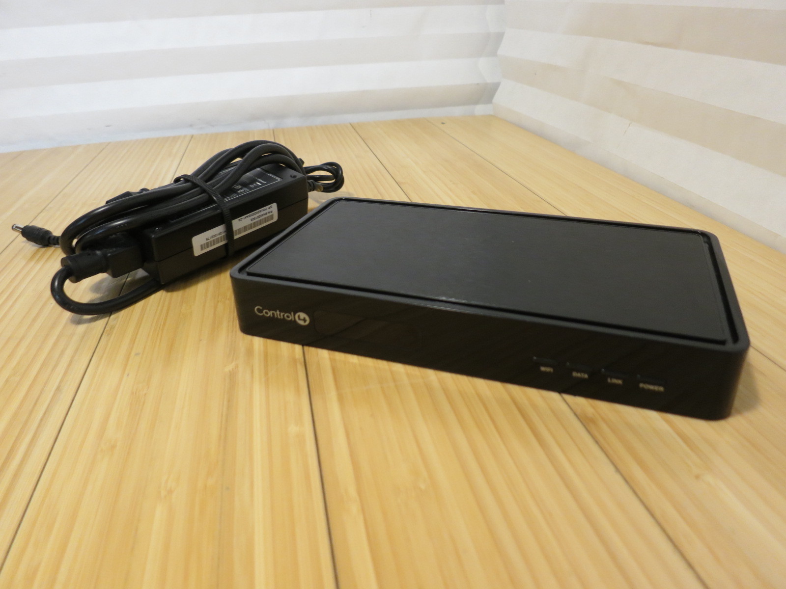 Control 4 Home Controller HC-200 C4-HC200B-E-B With Power Supply