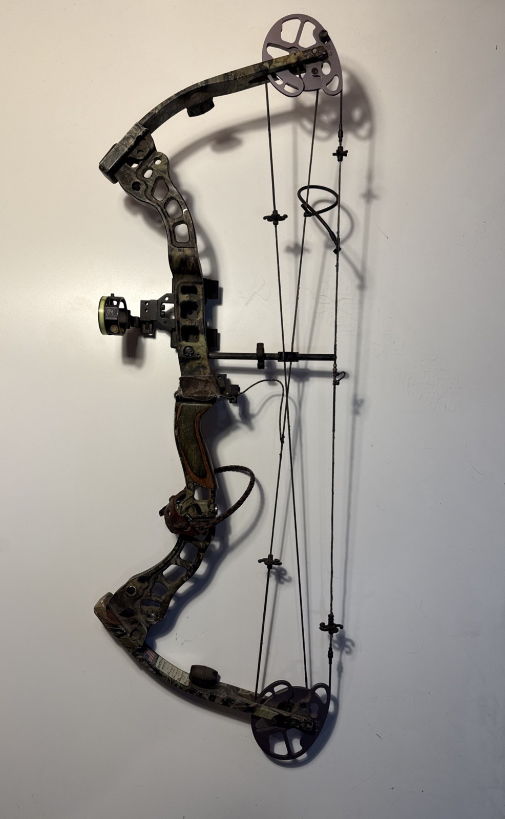 Bowtech Allegiance VFT Compound Bow Camo Aluminum with Sight , Quiver 70#