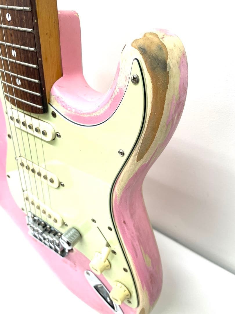 Relic Custom Stratocaster Type Pink HSS Component