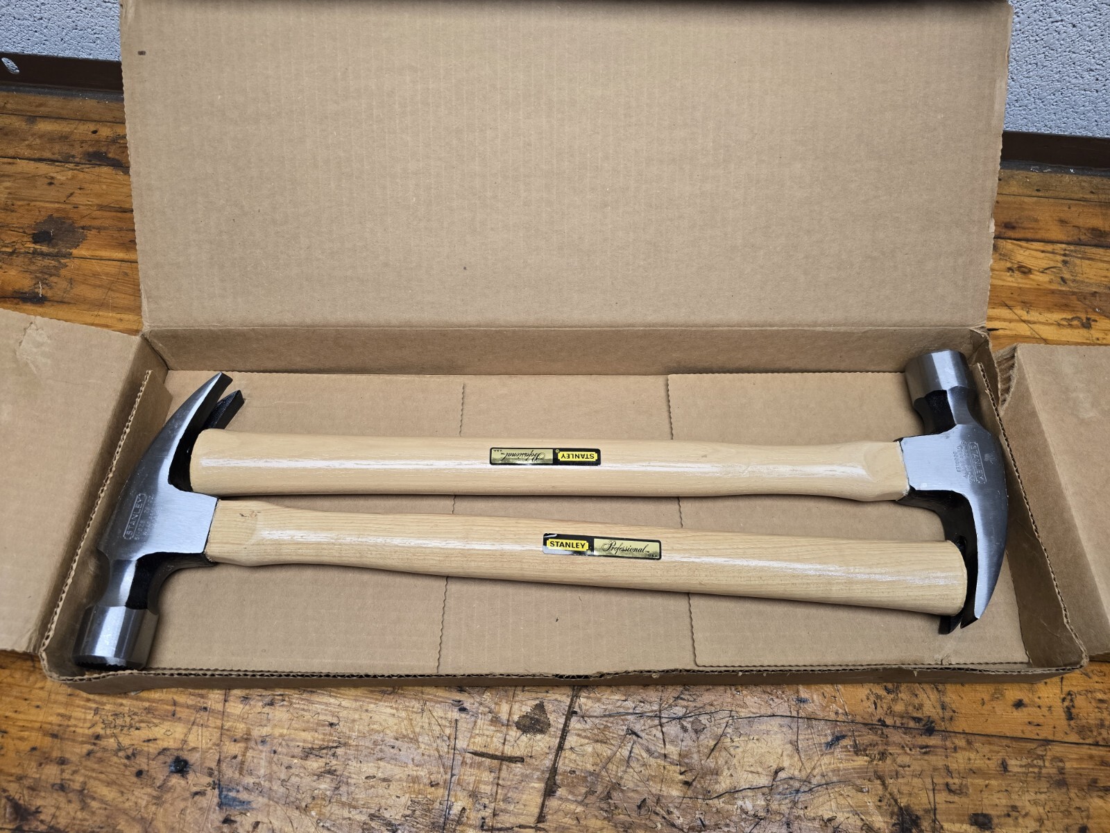 Pair STANLEY Professional 28oz Checkered Face Framing Hammer 51-825 USA NEW
