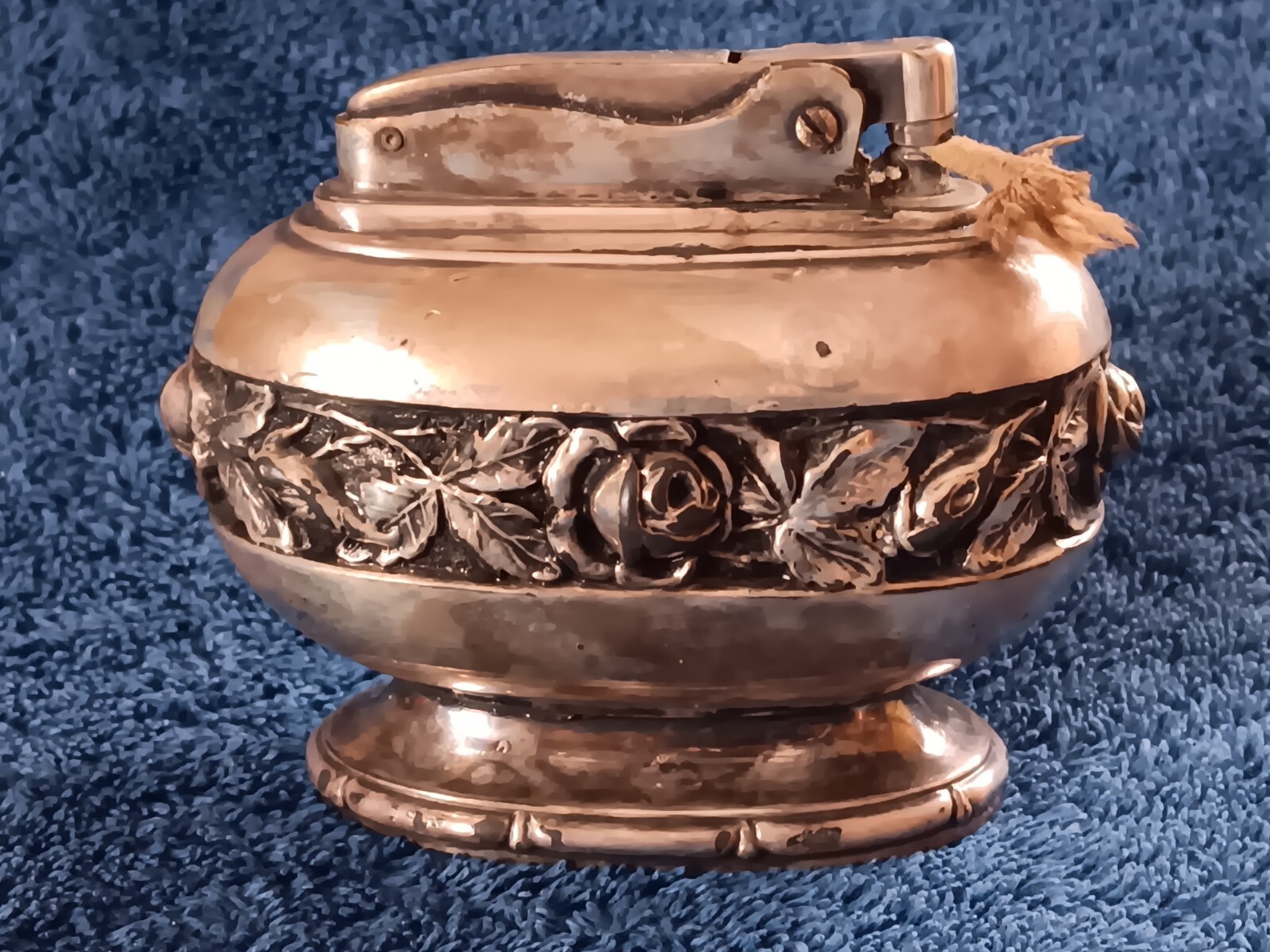 1950s Ronson Melrose USA Floral Design Lighter NJ Silver Plate Roses