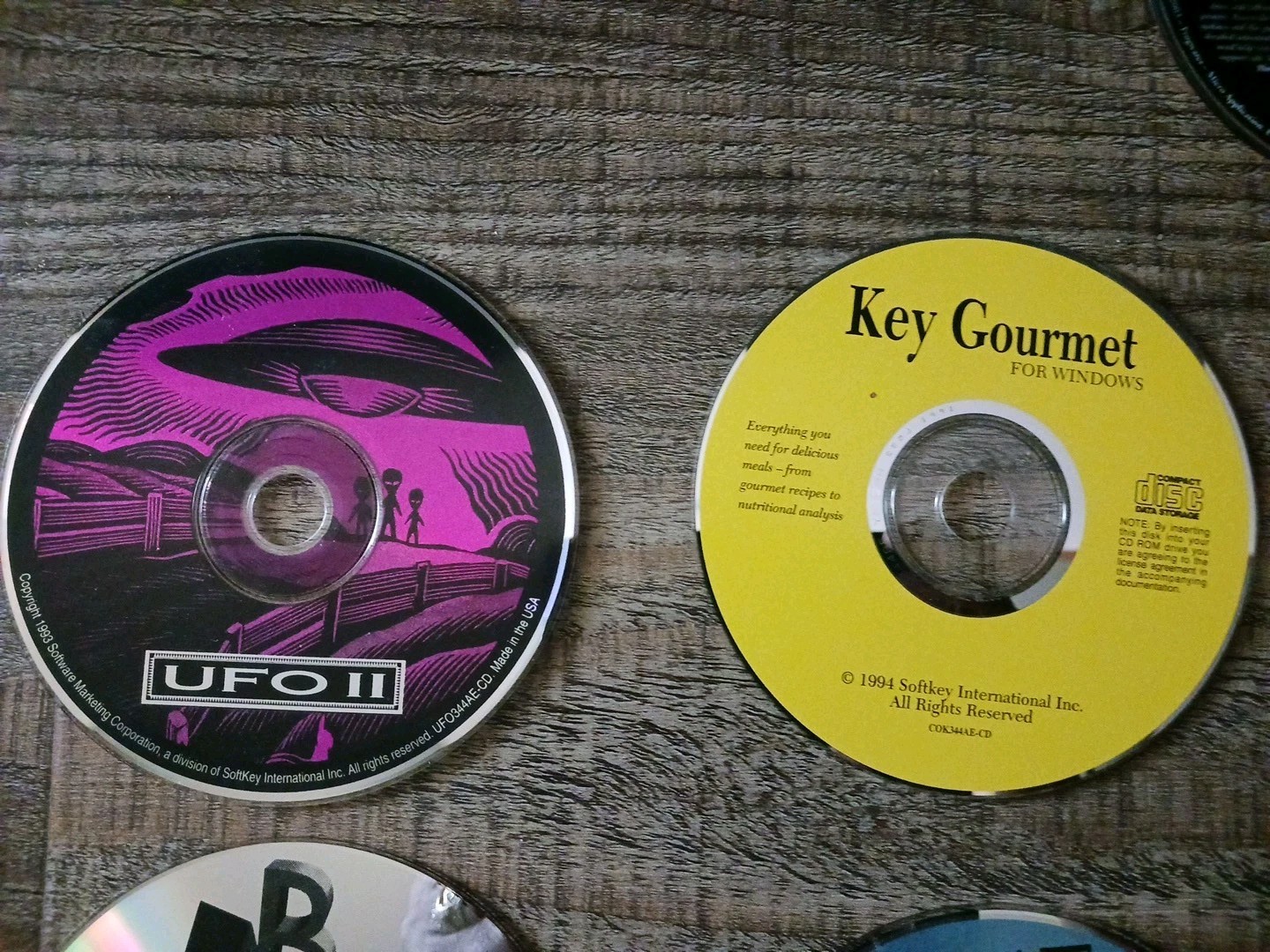 Lot of 22 Vintage Microsoft & Software CD-ROM Windows 90s/2000s
