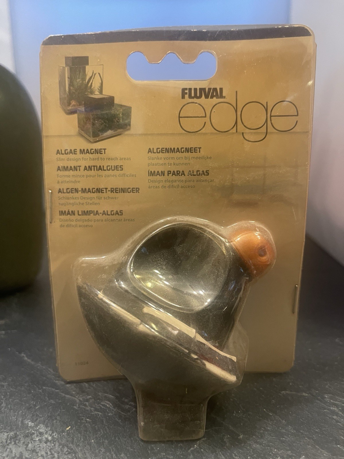 Fluval Edge - Aquarium Glass Cleaner - Algae Magnet