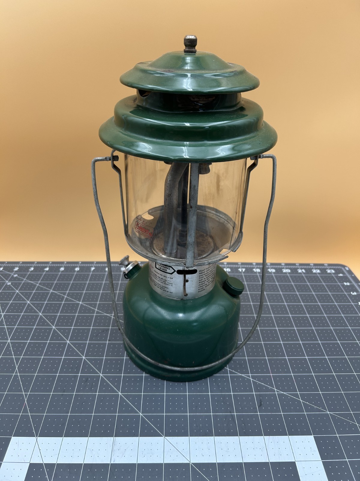 Coleman Model 220K 8-81 double-mantle gasoline lantern