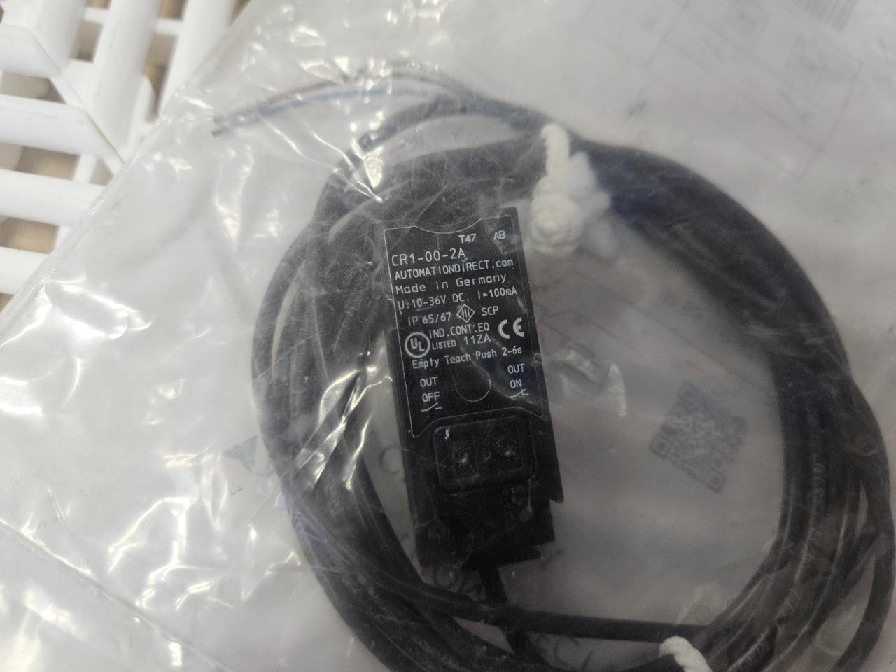 New Automation Direct CR1-00-2A Capacitive Proximity Sensor