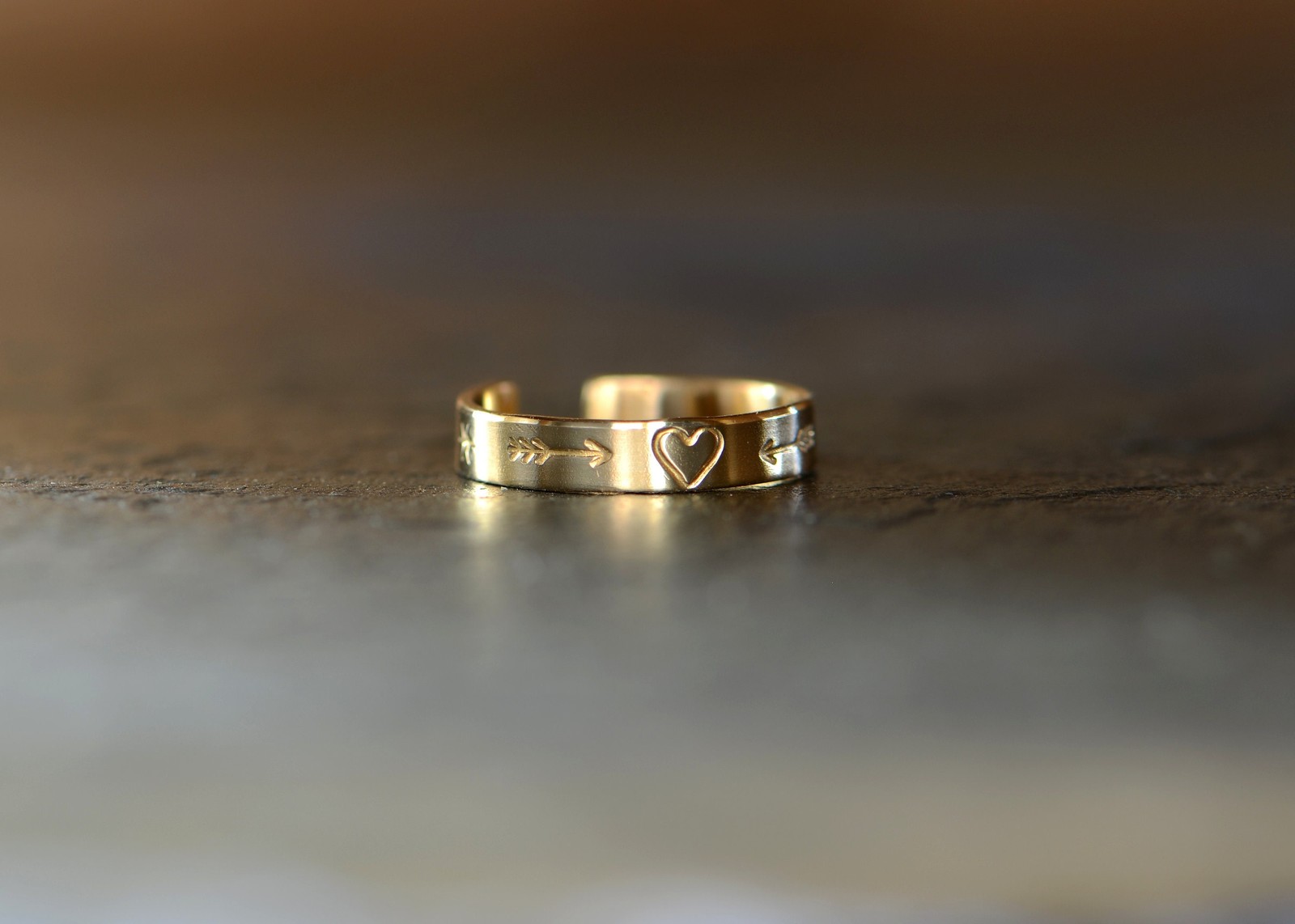 Gold filled toe ring with heart arrows and stars - gold midi ring - gold pinky