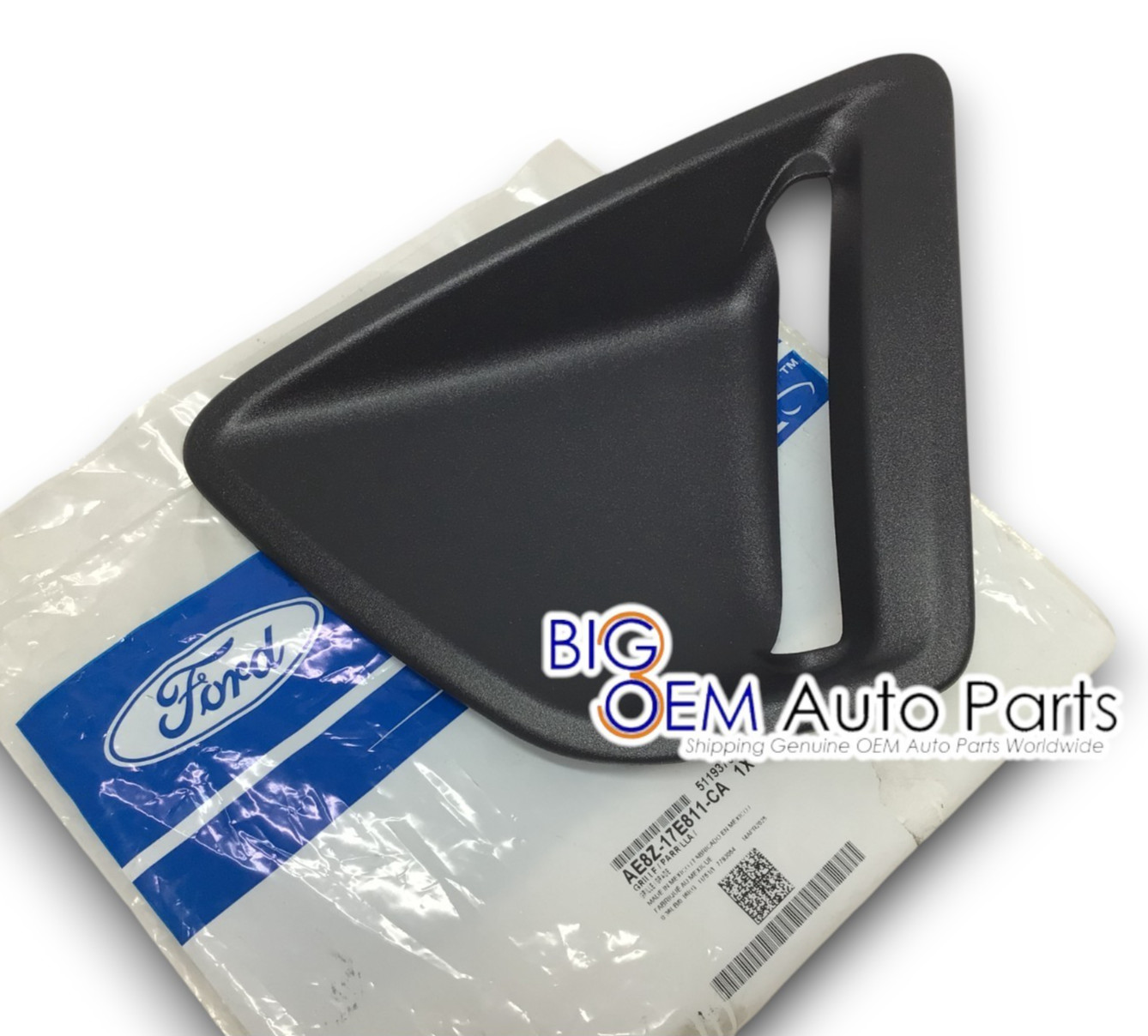 OEM new 2011-2013 Ford Fiesta front Bumper Driver Park Light Bezel AE8Z17E811CA