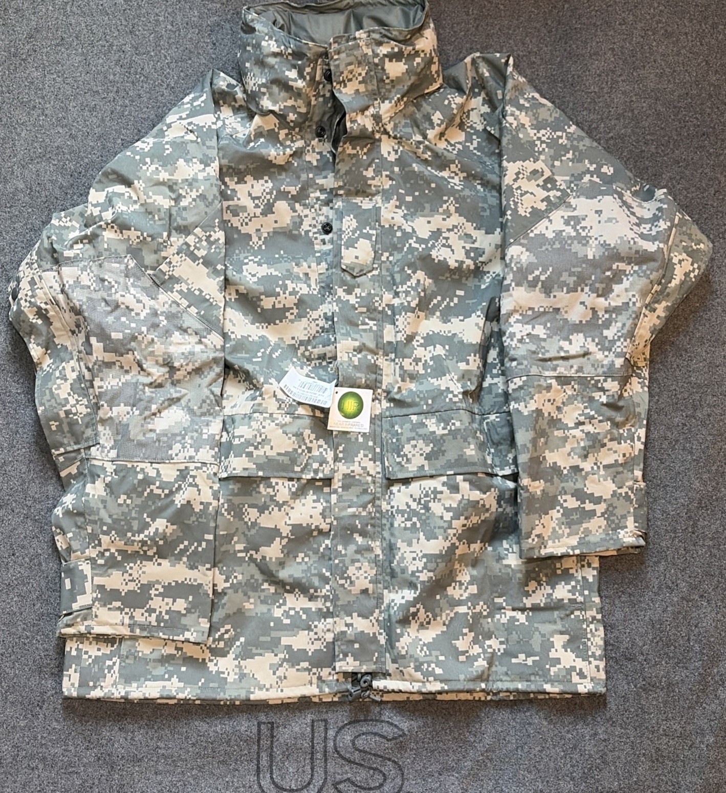 USGI ECWCS Generation II (GEN II) Gore-Tex Parka, UCP Digi Pattern Camo Med-Reg