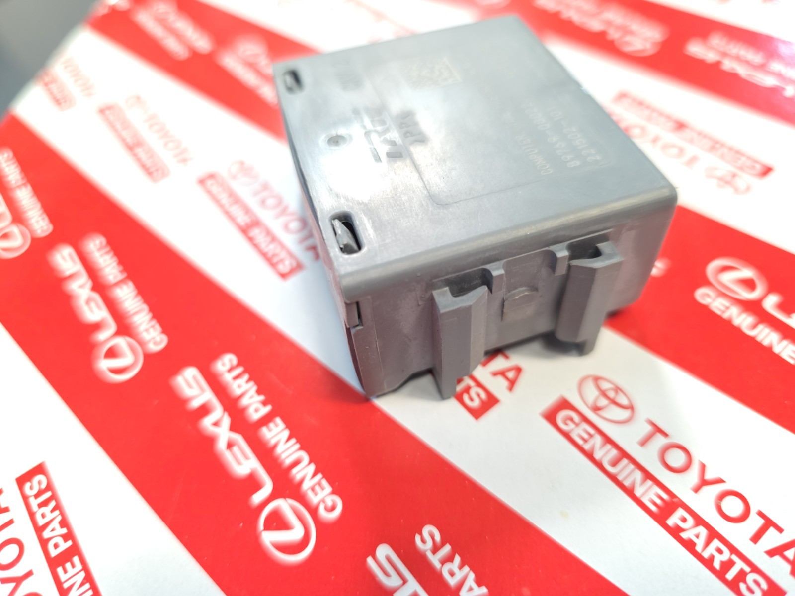 2007-2010 TOYOTA SIENNA TPMS CONTROL MODULE, COMPUTER OEM 89769-08022