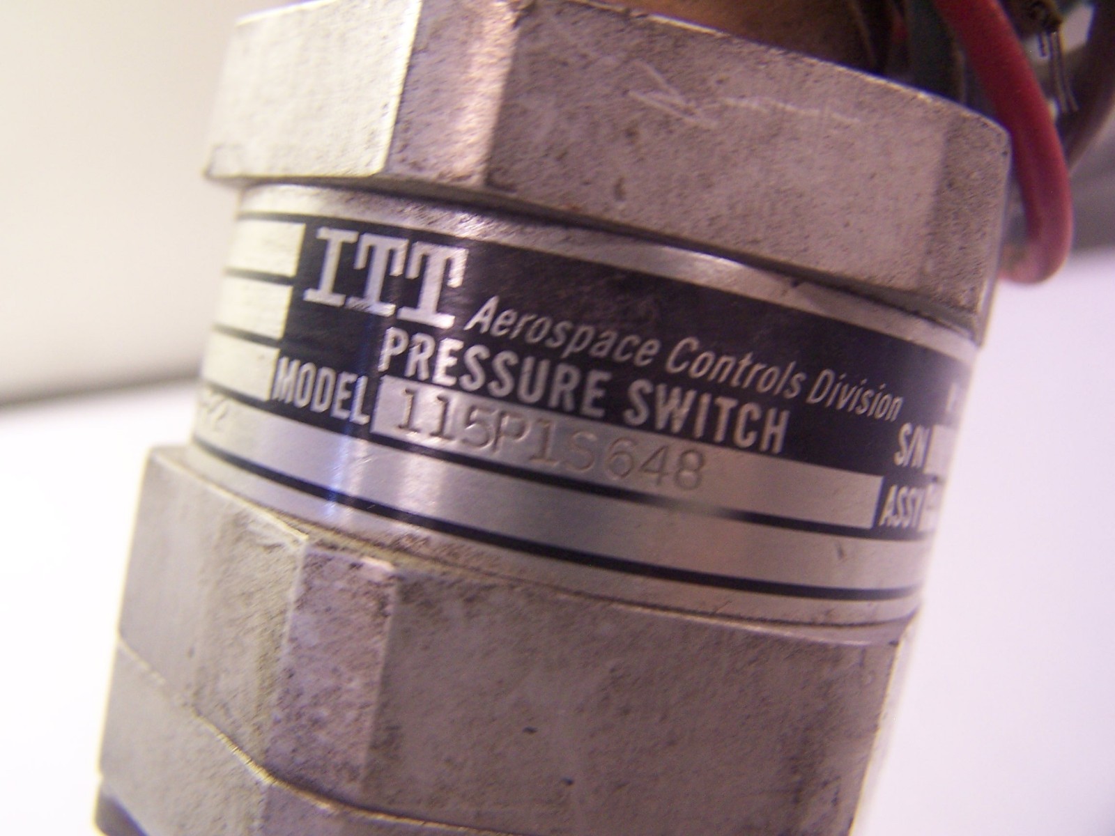 NEW ITT CONOFLOW PRESSURE SENSOR TYPE 300A WITH ITT PRESSURE SWITCH 115P1S648
