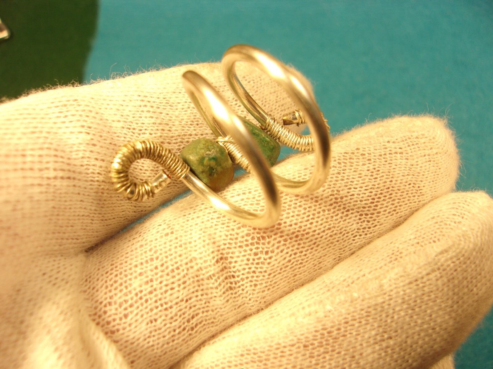 EXCELLENT HANDCRAFTED LADY'S SILVERPLATED DOUBLE HOOP & GREEN TURQUOISE RING