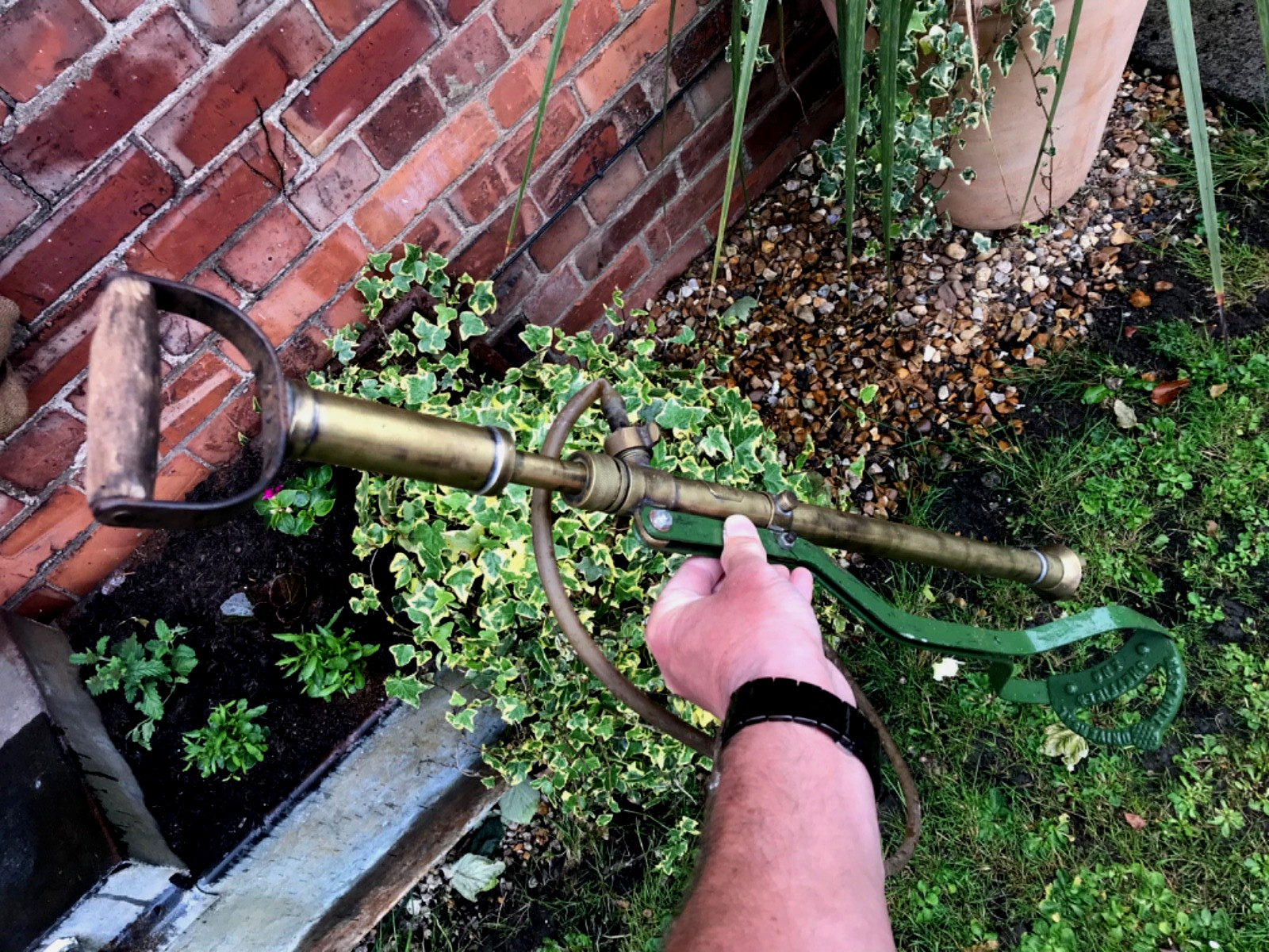 ANTIQUE VICTORIAN STIRRUP UNIVERSAL SPRAY PUMP ERNEST H HILLS LTD SHEFFIELD UK