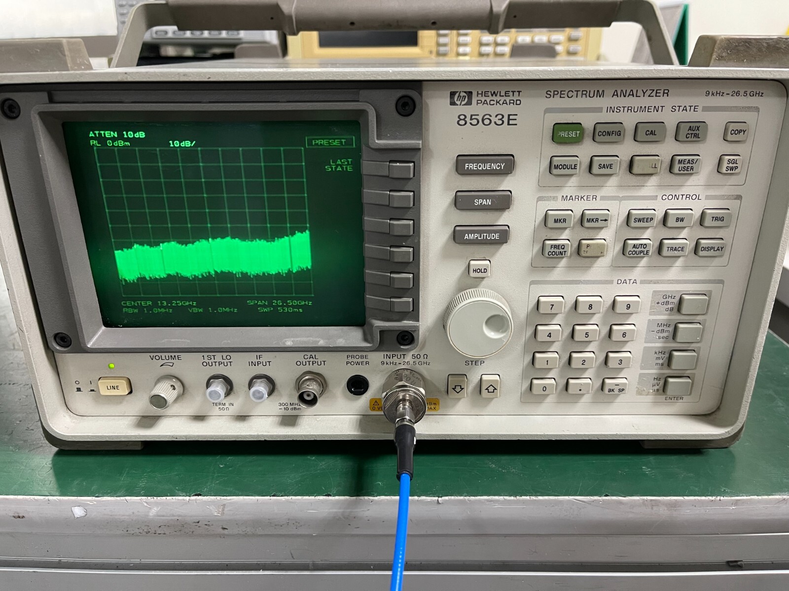 HP Agilent 8563E spectrum analyzer 9KHz to 26.5GHz w/ 85620A_07630