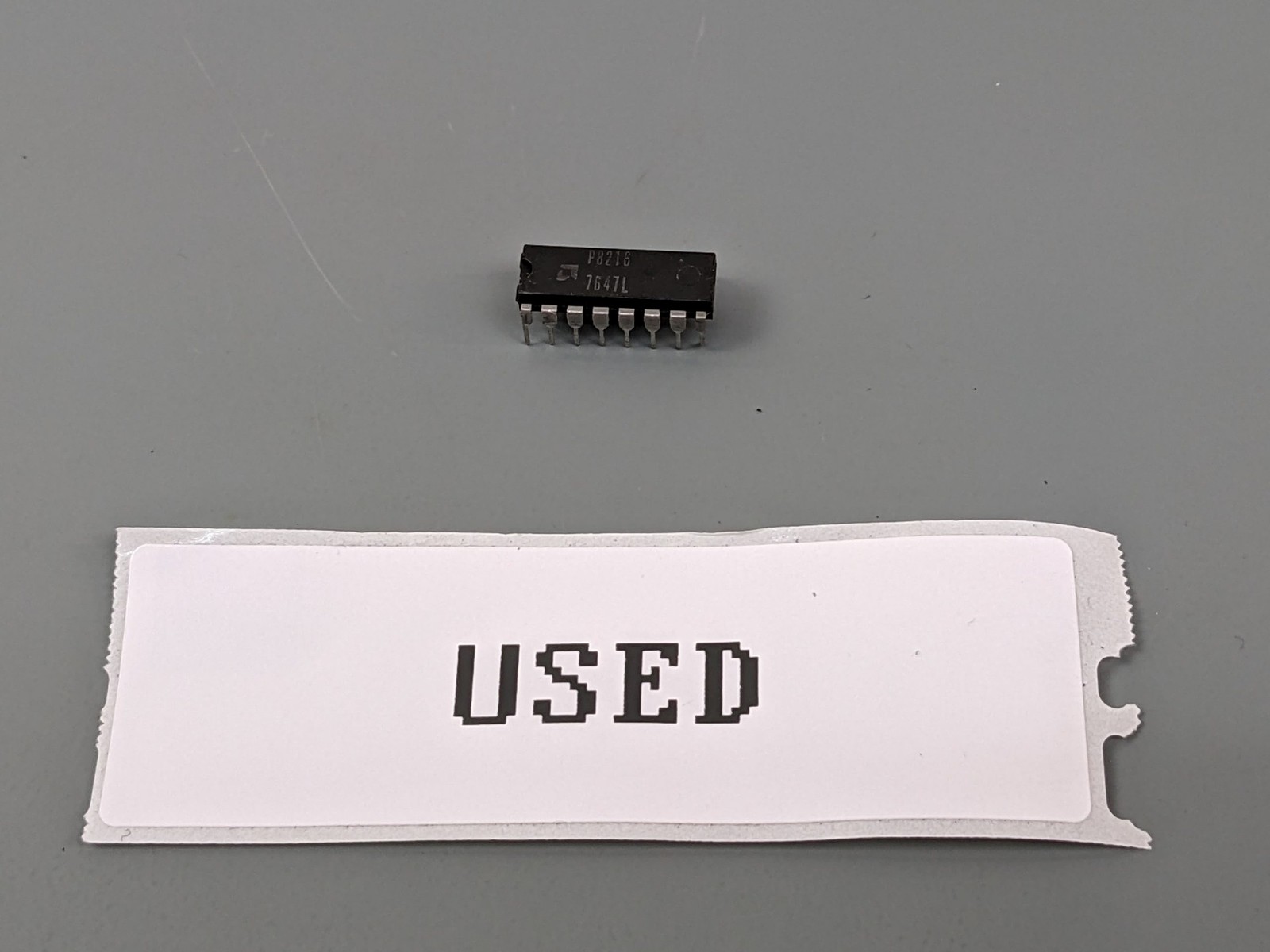 (2) AMD P8216 Four-Bit Parallel Bidirectional Bus Driver ICs