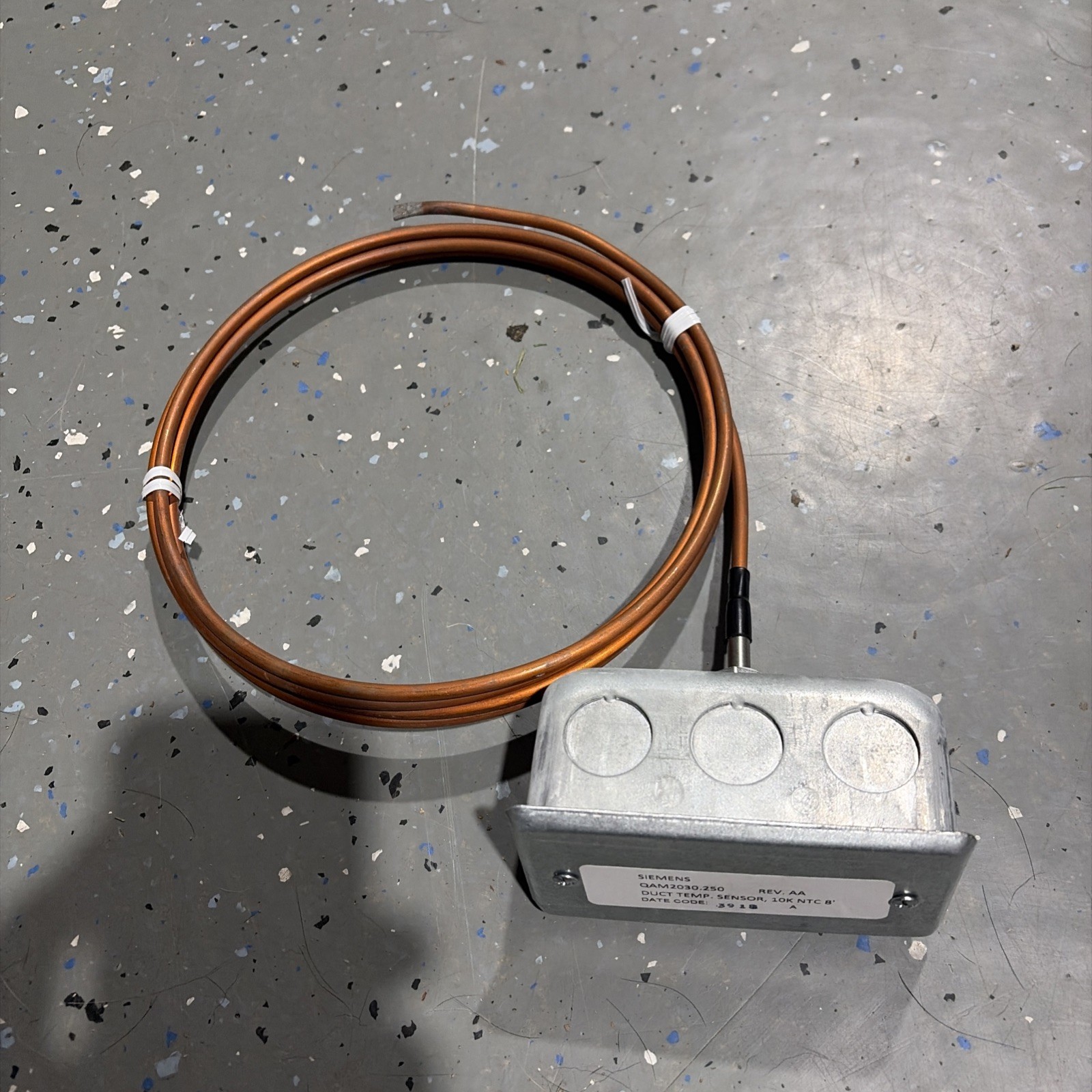 Siemens QAM2030.250 Temperature Sensor, Duct, Averaging